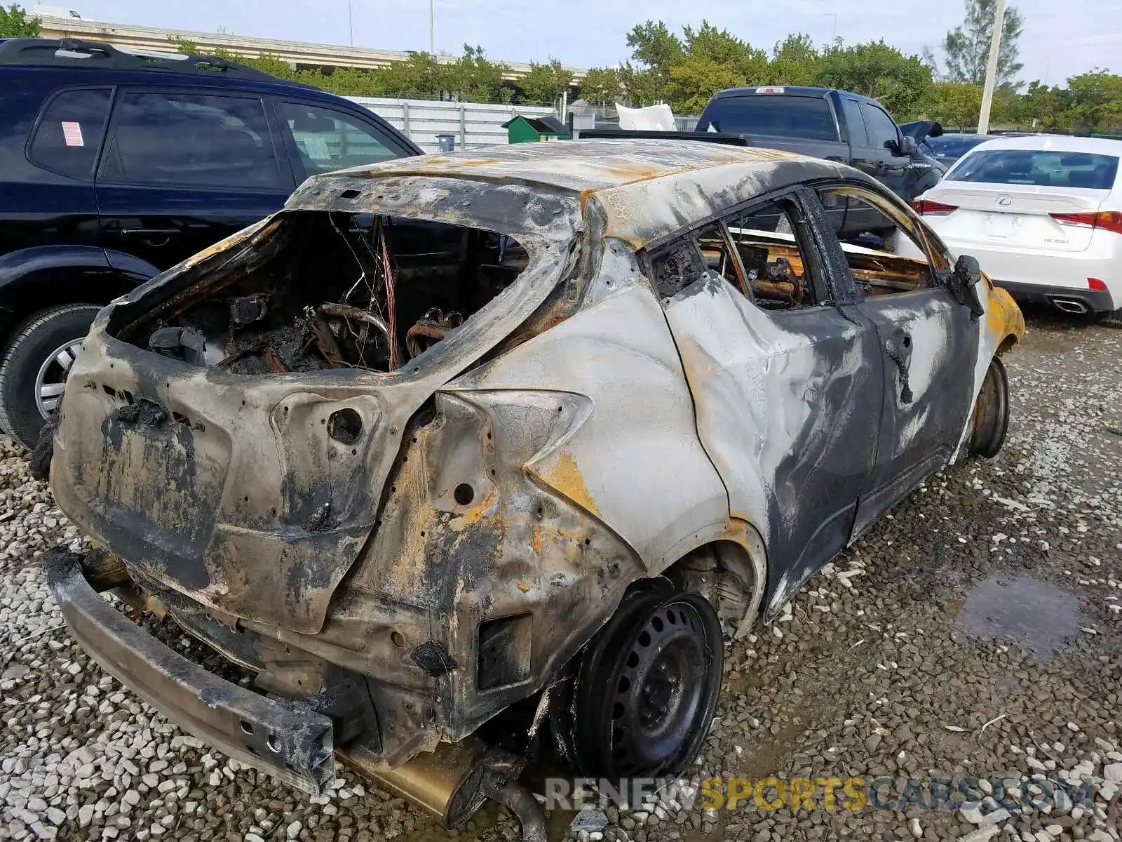 4 Photograph of a damaged car JTNKHMBX2K1023355 TOYOTA C-HR 2019