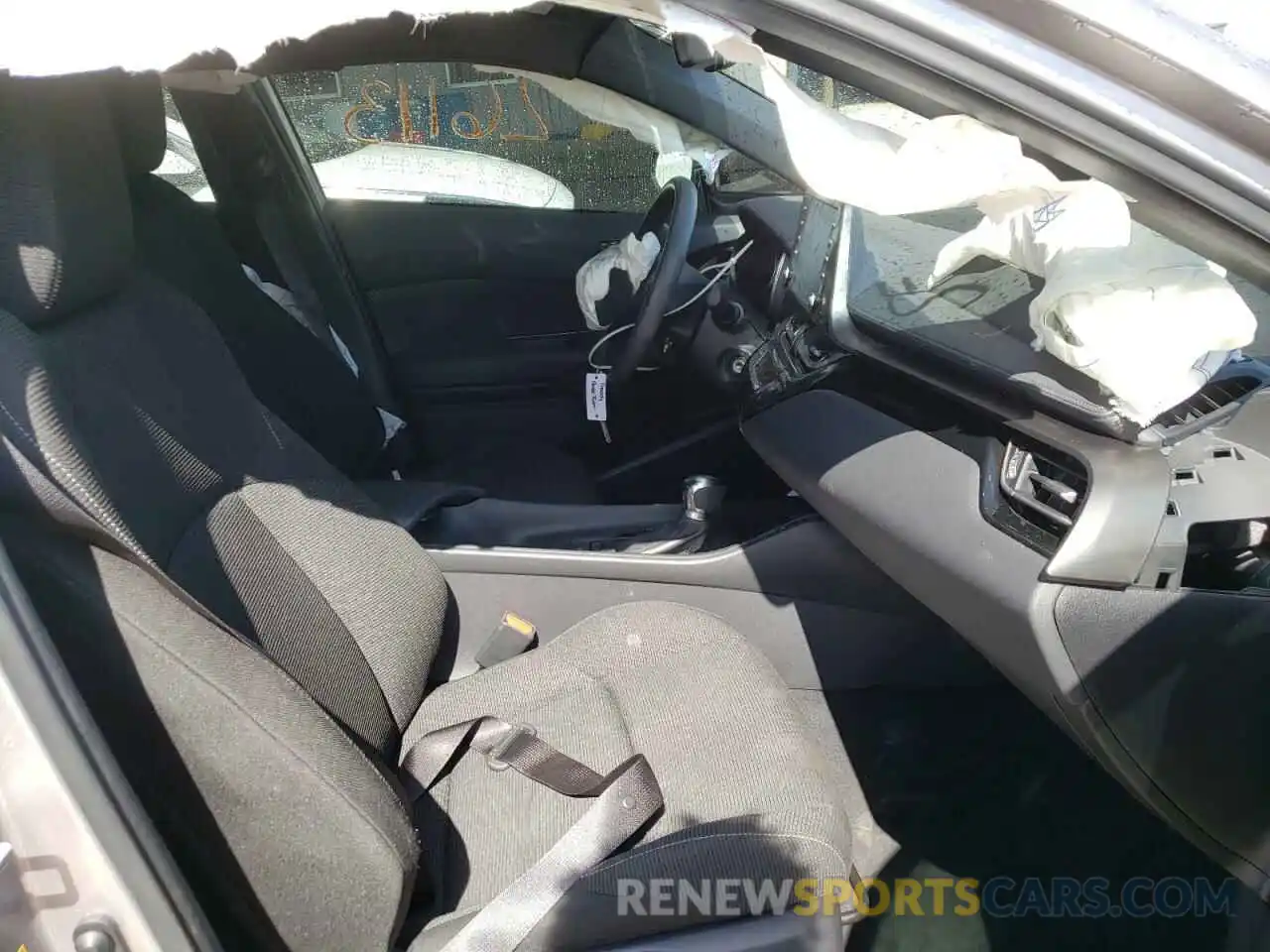 5 Photograph of a damaged car JTNKHMBX3K1017290 TOYOTA C-HR 2019