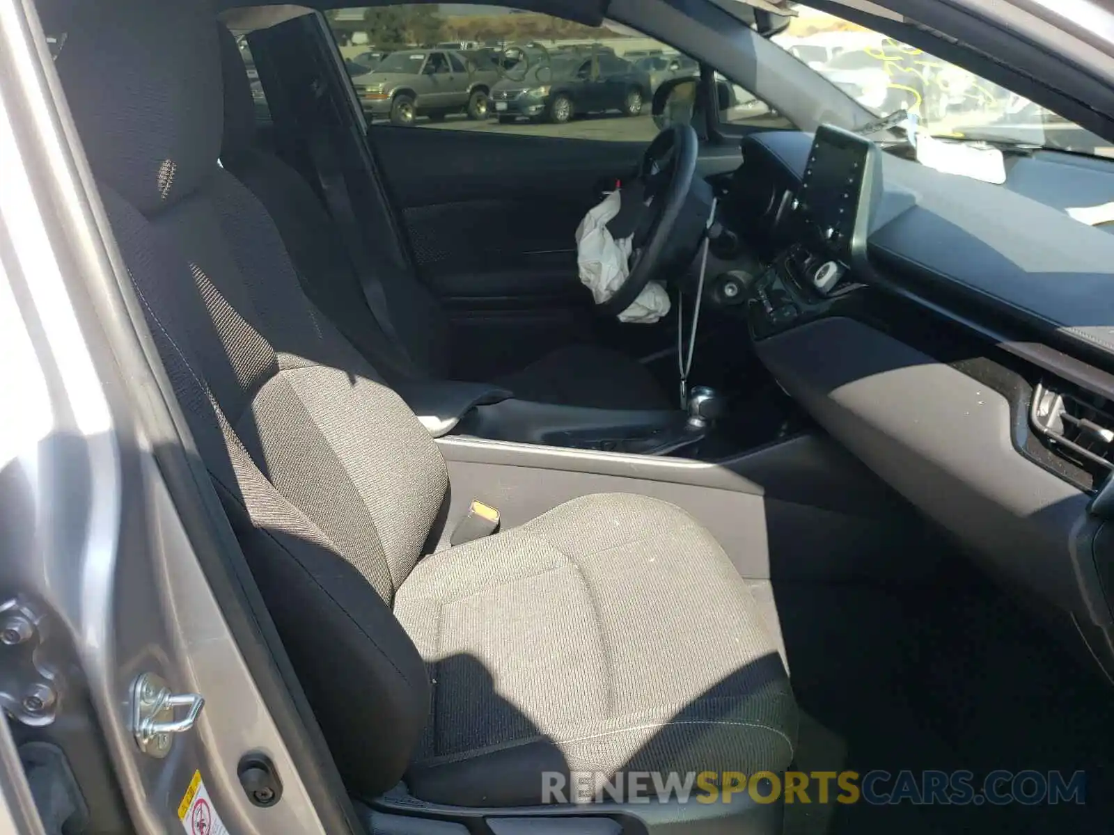 5 Photograph of a damaged car JTNKHMBX3K1021422 TOYOTA C-HR 2019