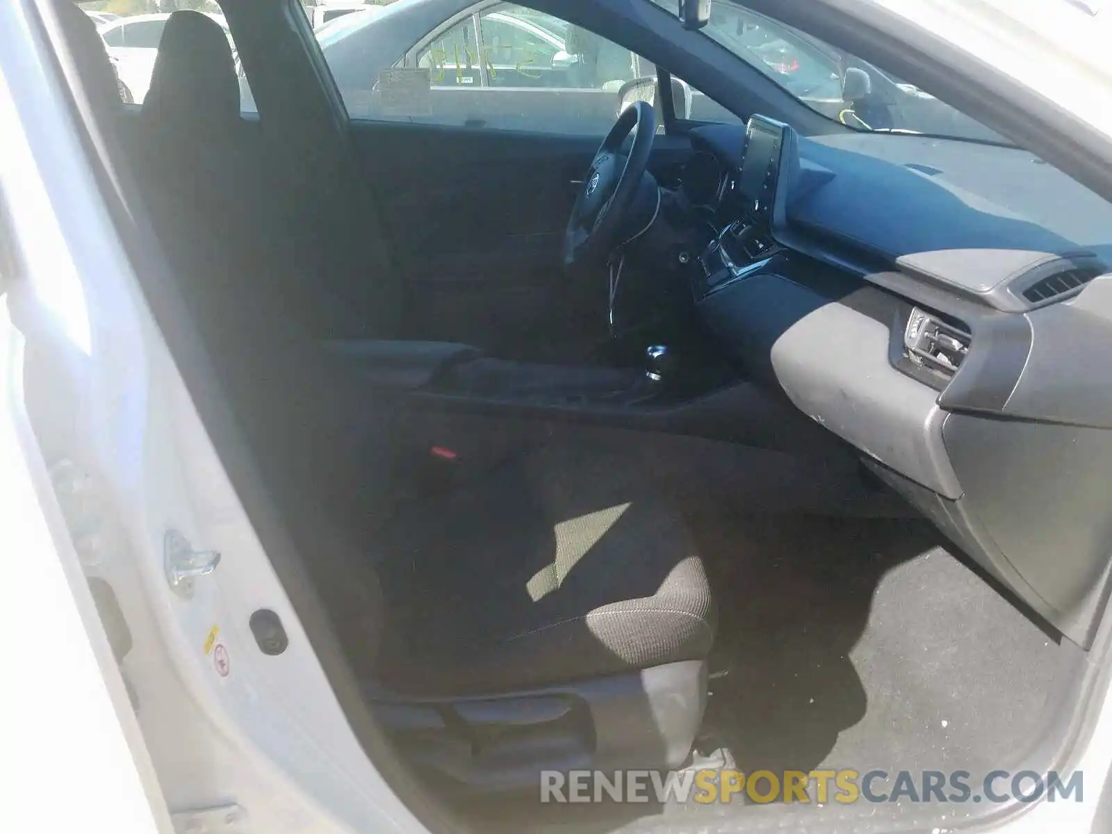 5 Photograph of a damaged car JTNKHMBX3K1062259 TOYOTA C-HR 2019