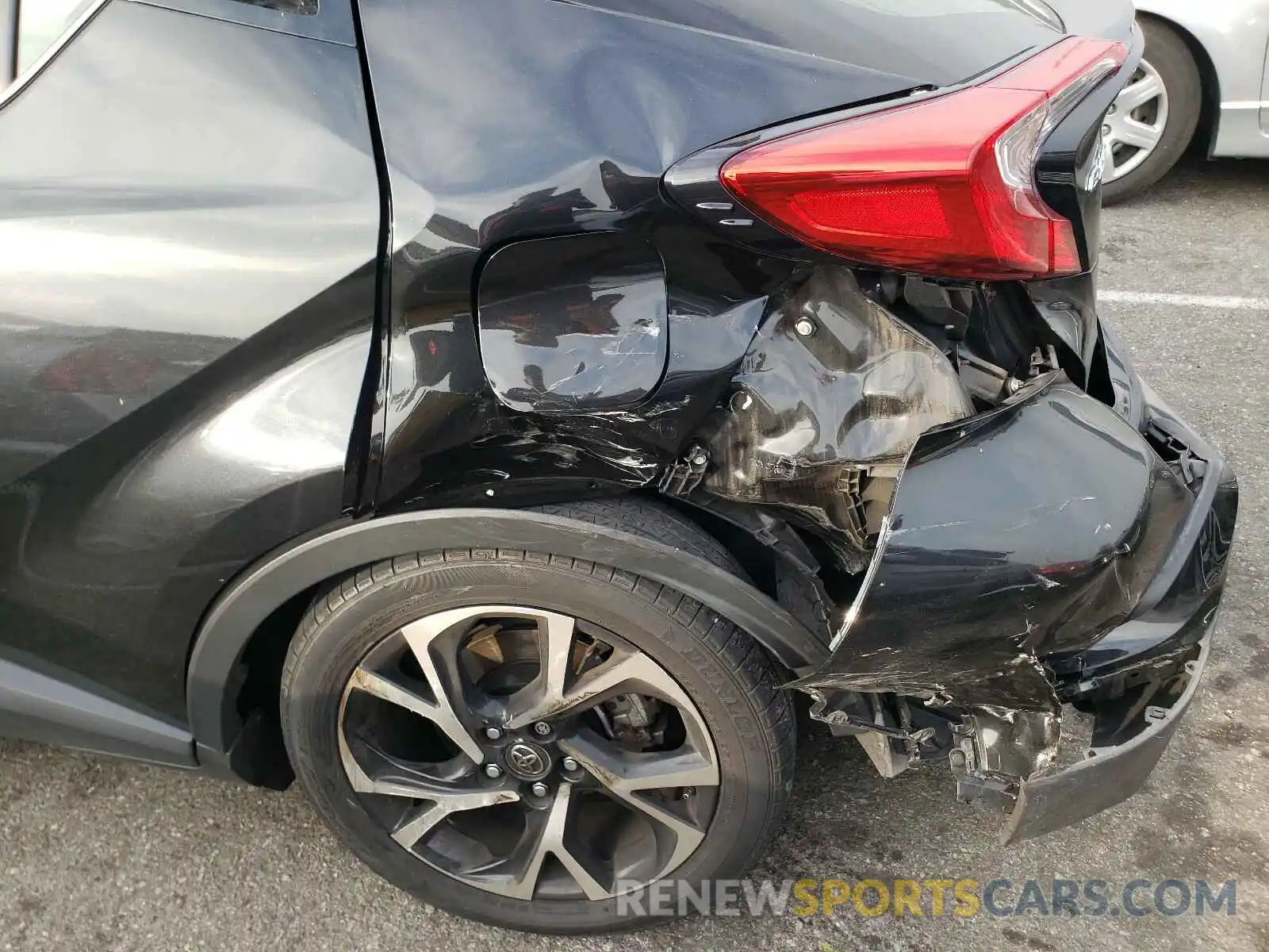 9 Photograph of a damaged car JTNKHMBX4K1014740 TOYOTA C-HR 2019