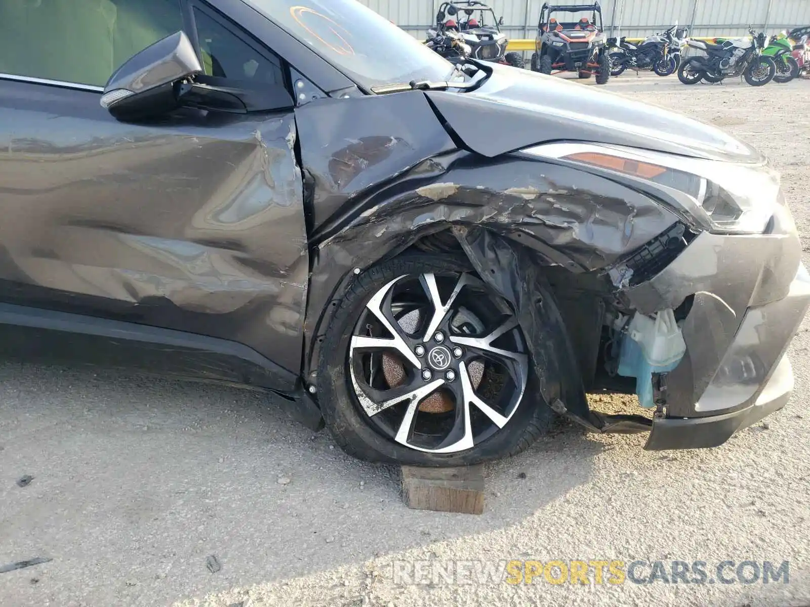 9 Photograph of a damaged car JTNKHMBX4K1021168 TOYOTA C-HR 2019