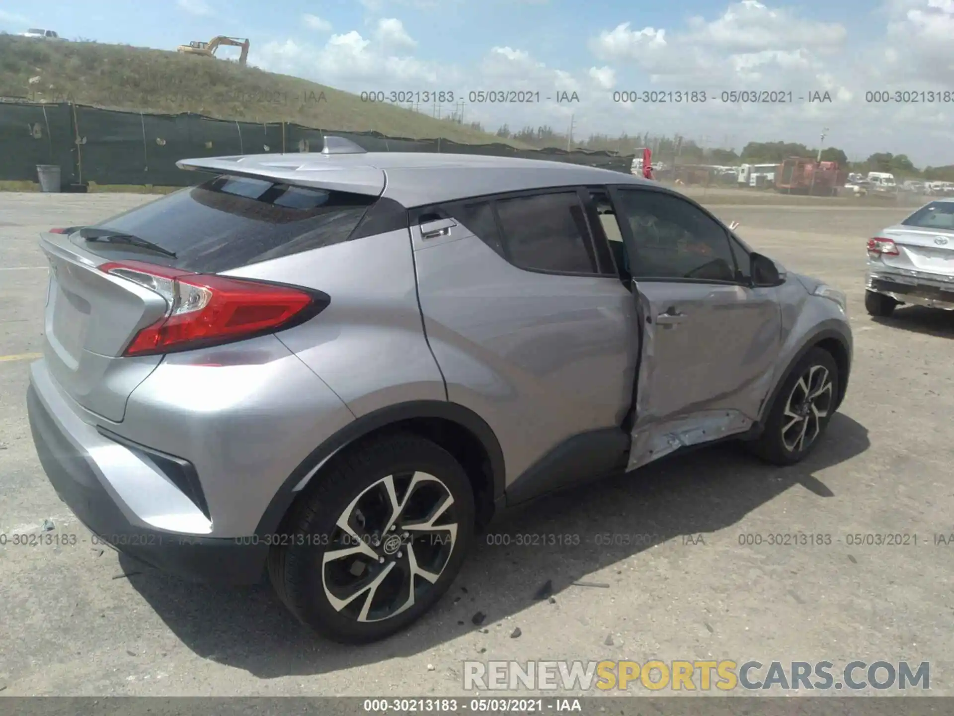 4 Photograph of a damaged car JTNKHMBX5K1018280 TOYOTA C-HR 2019