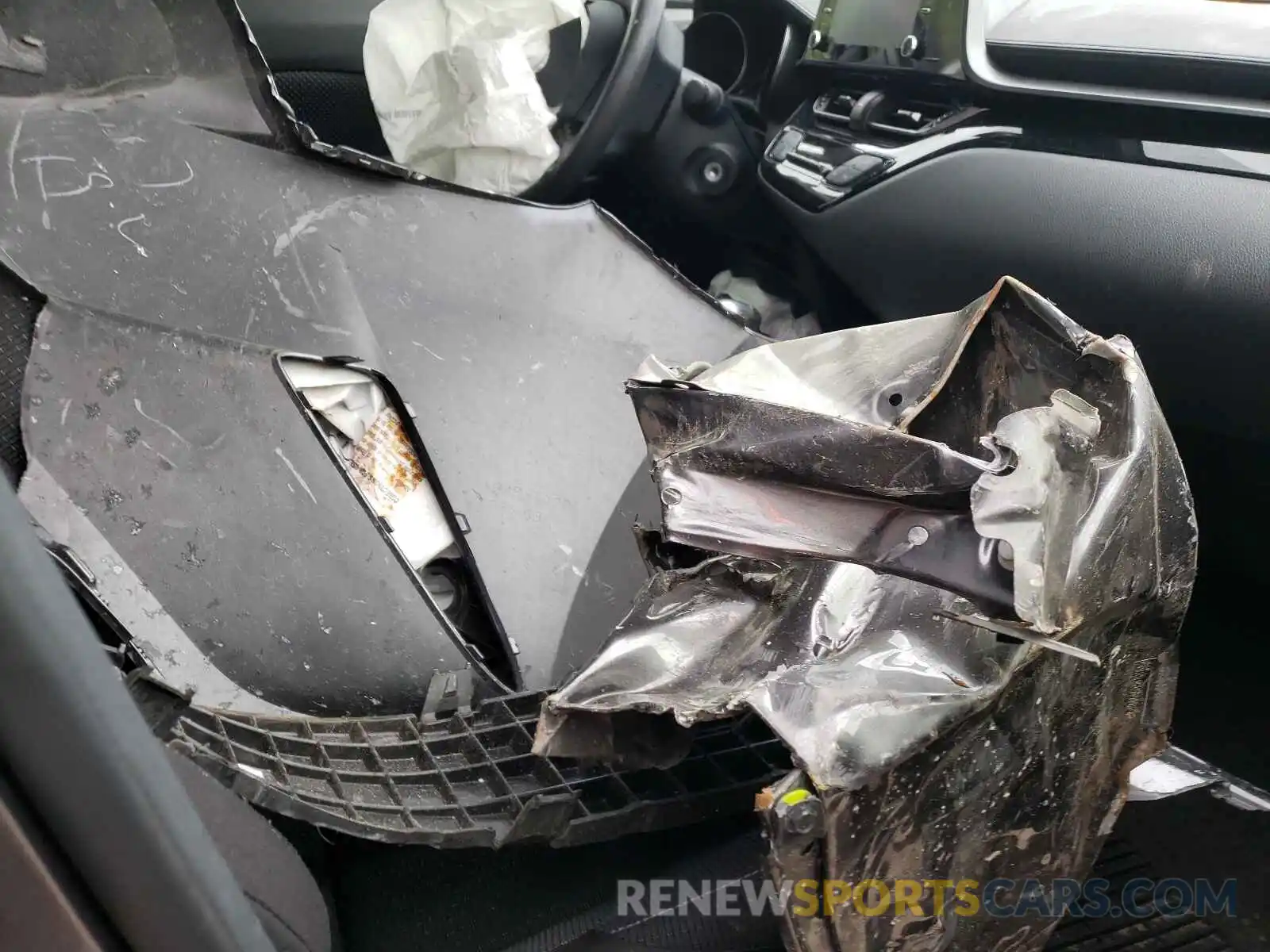 5 Photograph of a damaged car JTNKHMBX5K1018456 TOYOTA C-HR 2019