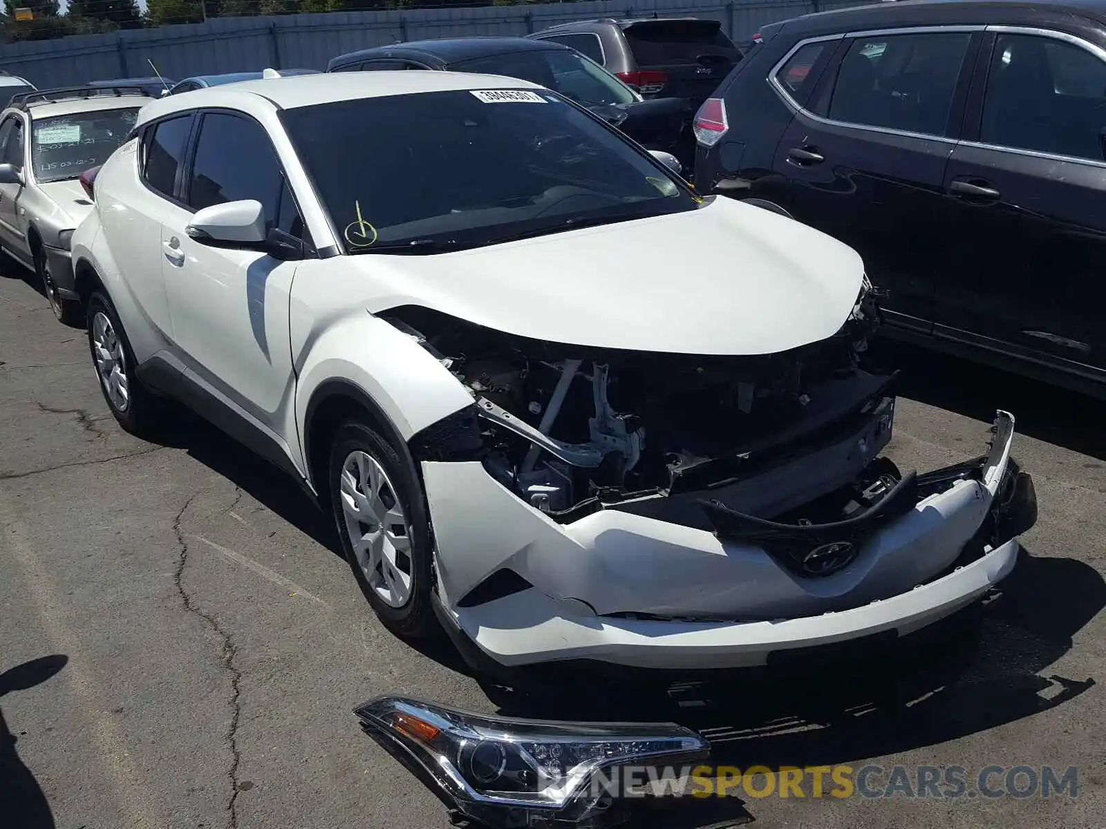 1 Photograph of a damaged car JTNKHMBX5K1020630 TOYOTA C-HR 2019