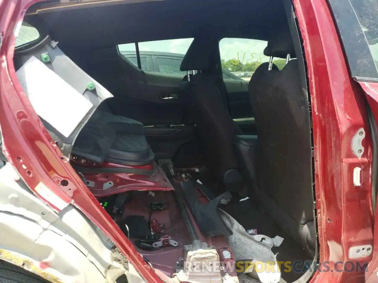 6 Photograph of a damaged car JTNKHMBX5K1026220 TOYOTA C-HR 2019