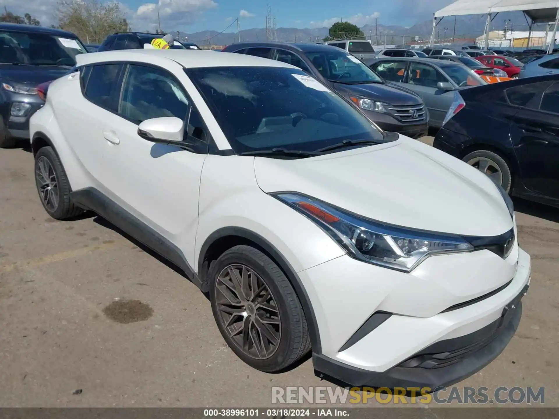 1 Фотография поврежденного автомобиля JTNKHMBX5K1028307 TOYOTA C-HR 2019