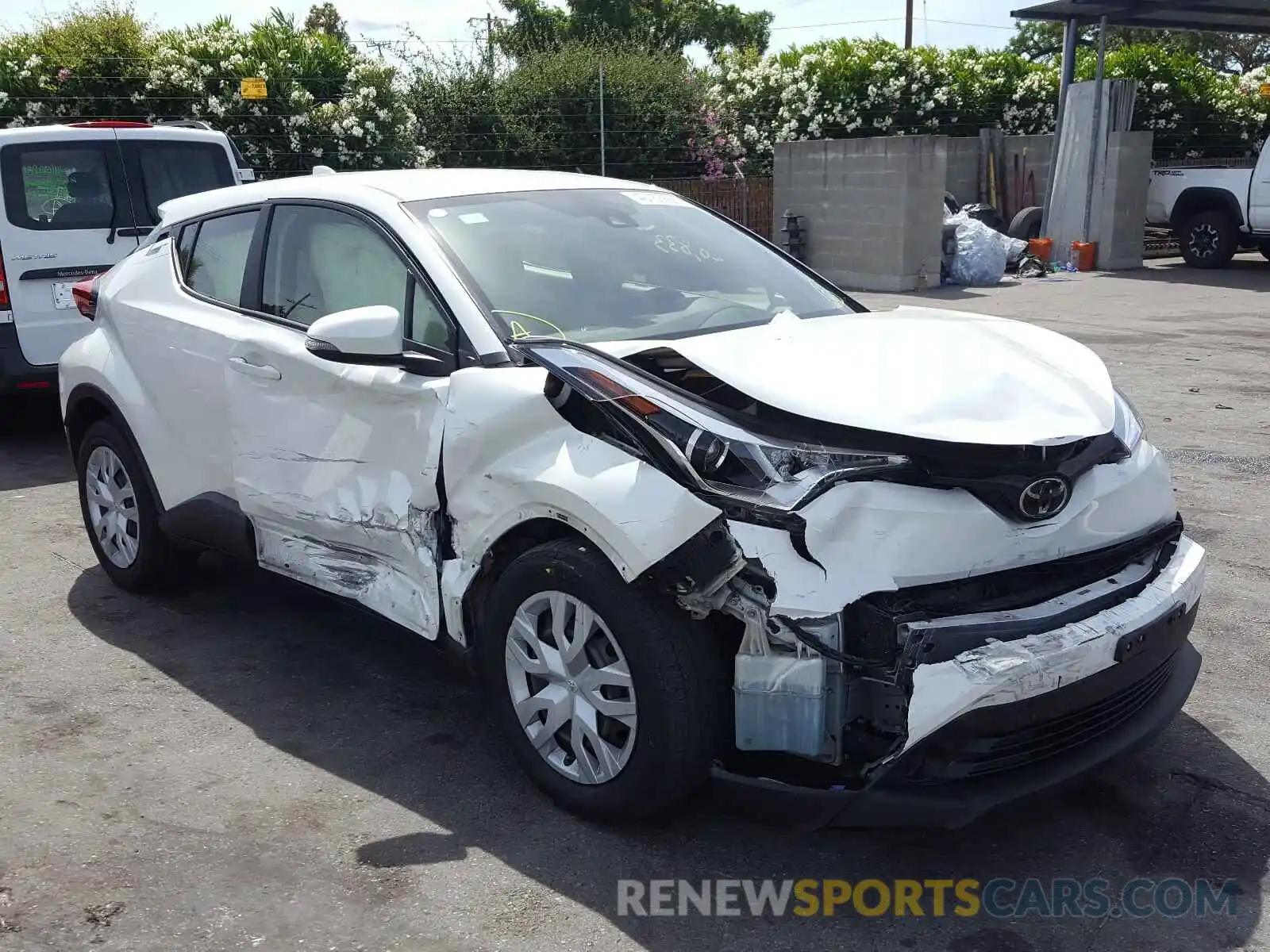 1 Photograph of a damaged car JTNKHMBX5K1028467 TOYOTA C-HR 2019