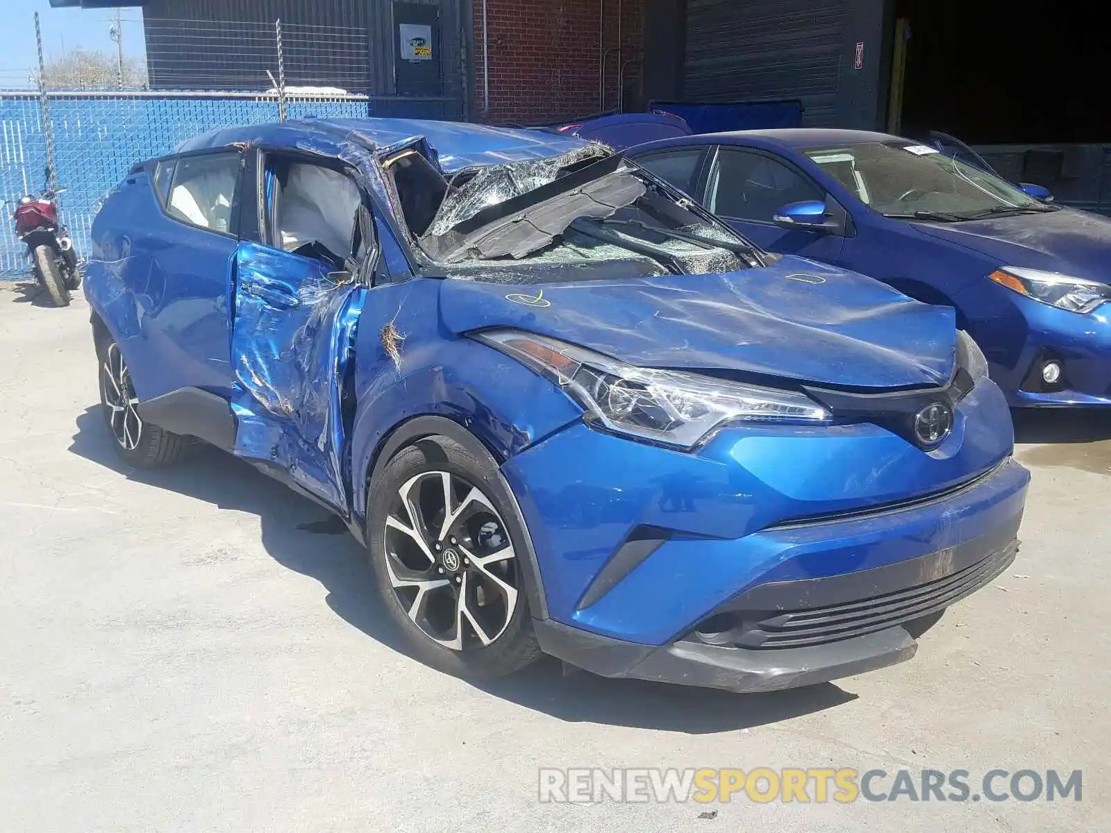 1 Photograph of a damaged car JTNKHMBX5K1035404 TOYOTA C-HR 2019