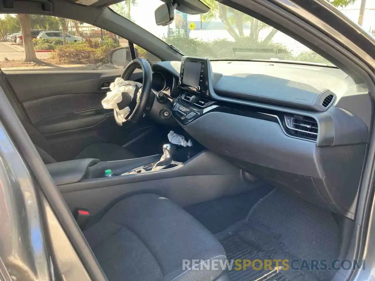 5 Photograph of a damaged car JTNKHMBX5K1056608 TOYOTA C-HR 2019