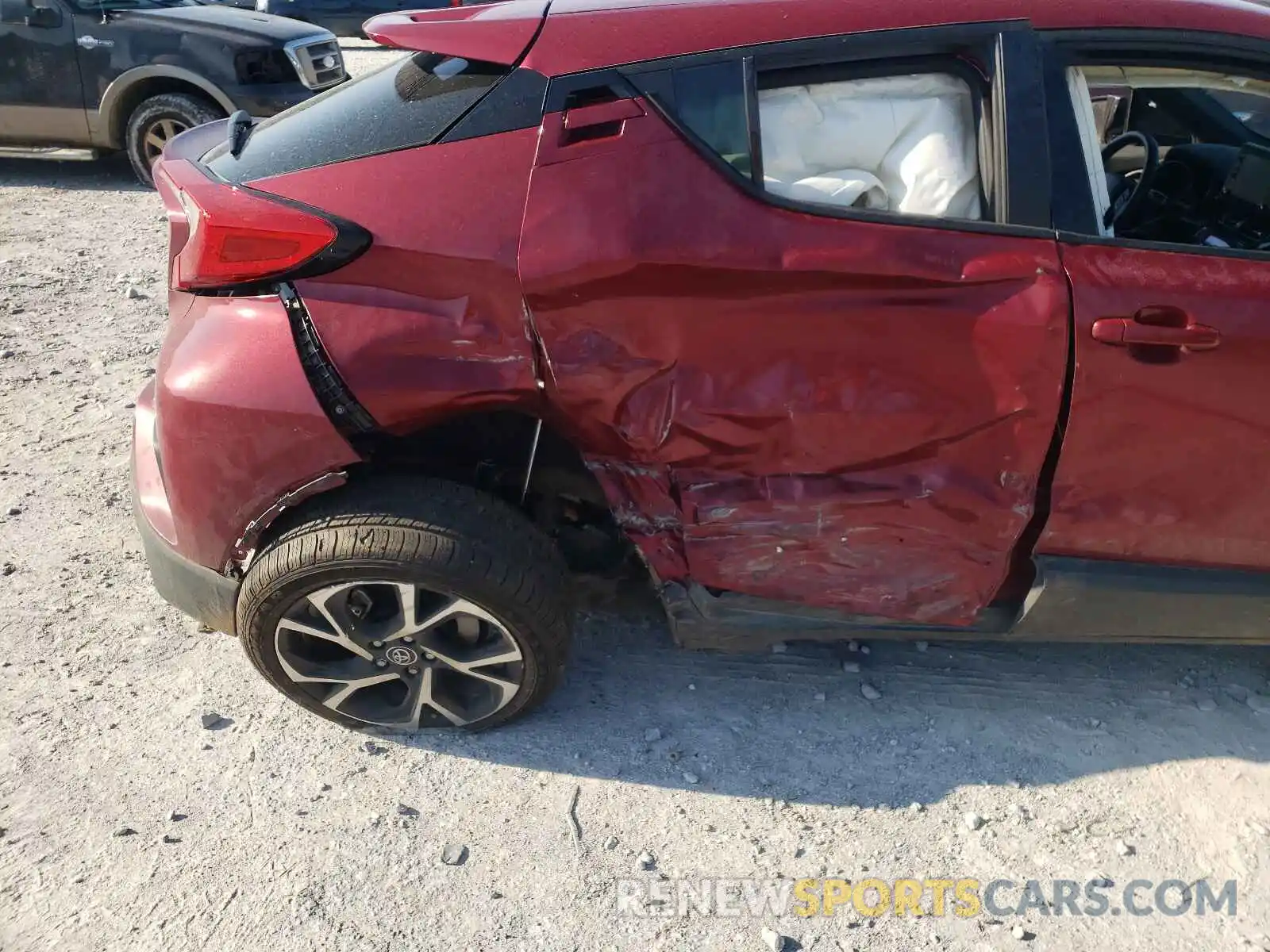 9 Photograph of a damaged car JTNKHMBX6K1044421 TOYOTA C-HR 2019