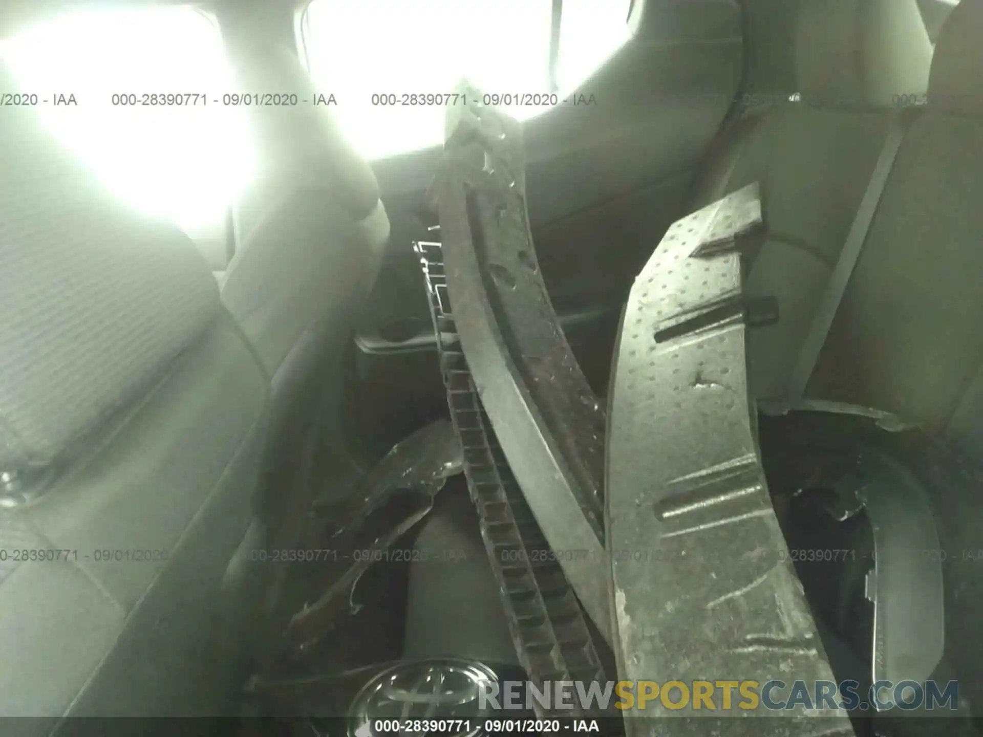 8 Photograph of a damaged car JTNKHMBX6K1049926 TOYOTA C-HR 2019