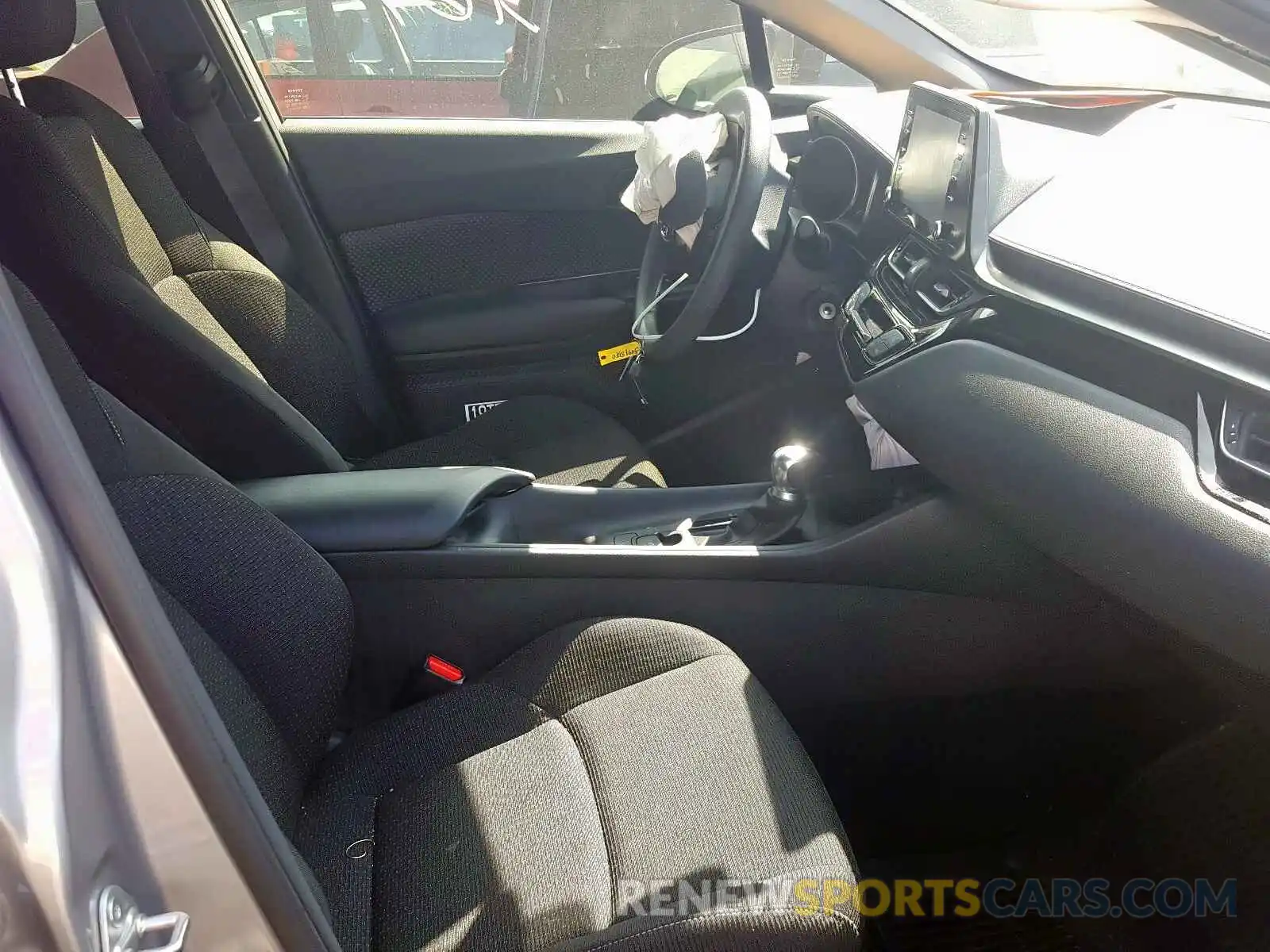 5 Photograph of a damaged car JTNKHMBX6K1052986 TOYOTA C-HR 2019