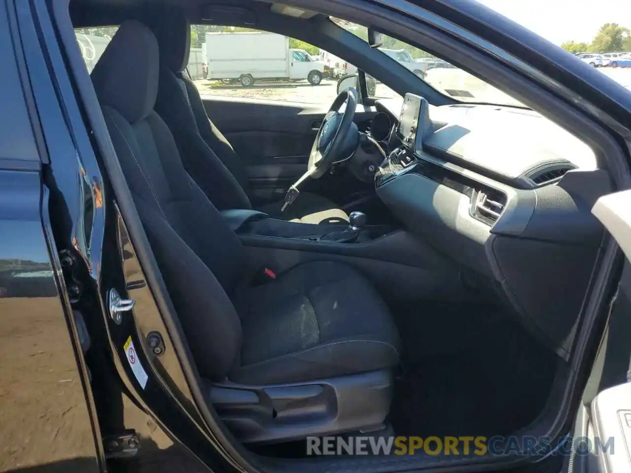 5 Photograph of a damaged car JTNKHMBX7K1027272 TOYOTA C-HR 2019