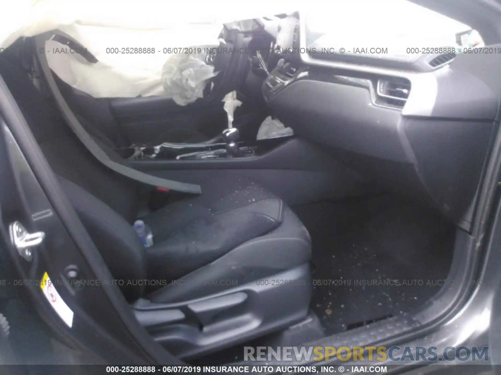 5 Photograph of a damaged car JTNKHMBX7K1038398 TOYOTA C-HR 2019