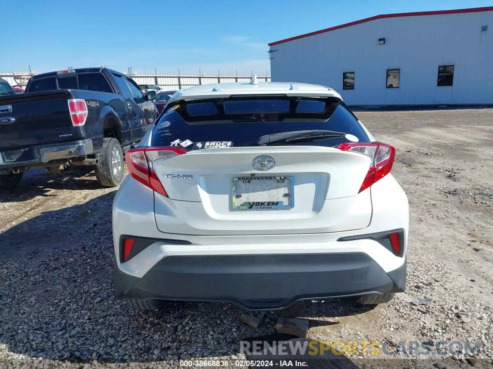 17 Photograph of a damaged car JTNKHMBX7K1057159 TOYOTA C-HR 2019