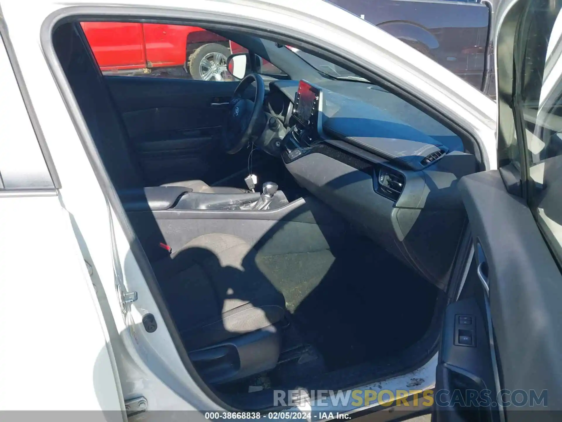 5 Photograph of a damaged car JTNKHMBX7K1057159 TOYOTA C-HR 2019