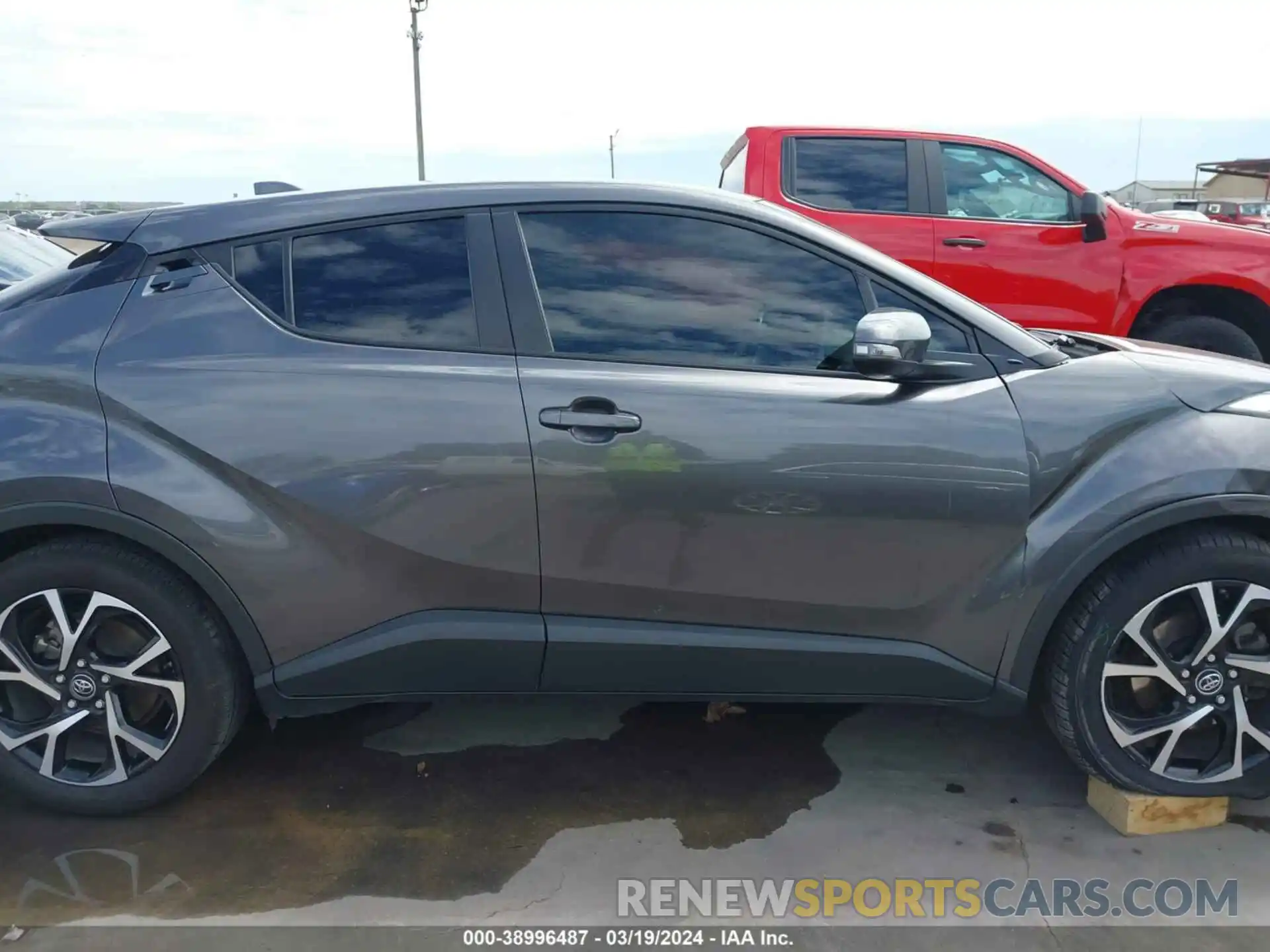 13 Photograph of a damaged car JTNKHMBX8K1018287 TOYOTA C-HR 2019