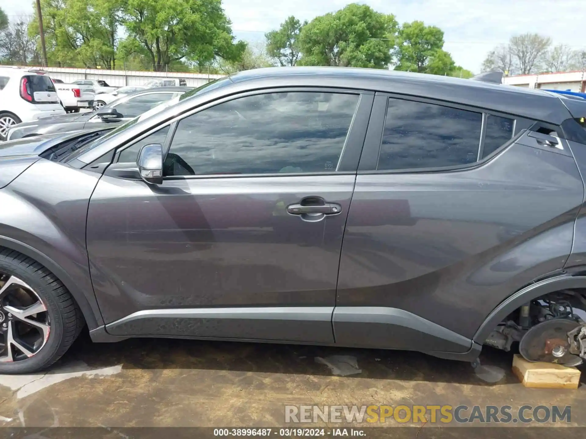 14 Photograph of a damaged car JTNKHMBX8K1018287 TOYOTA C-HR 2019