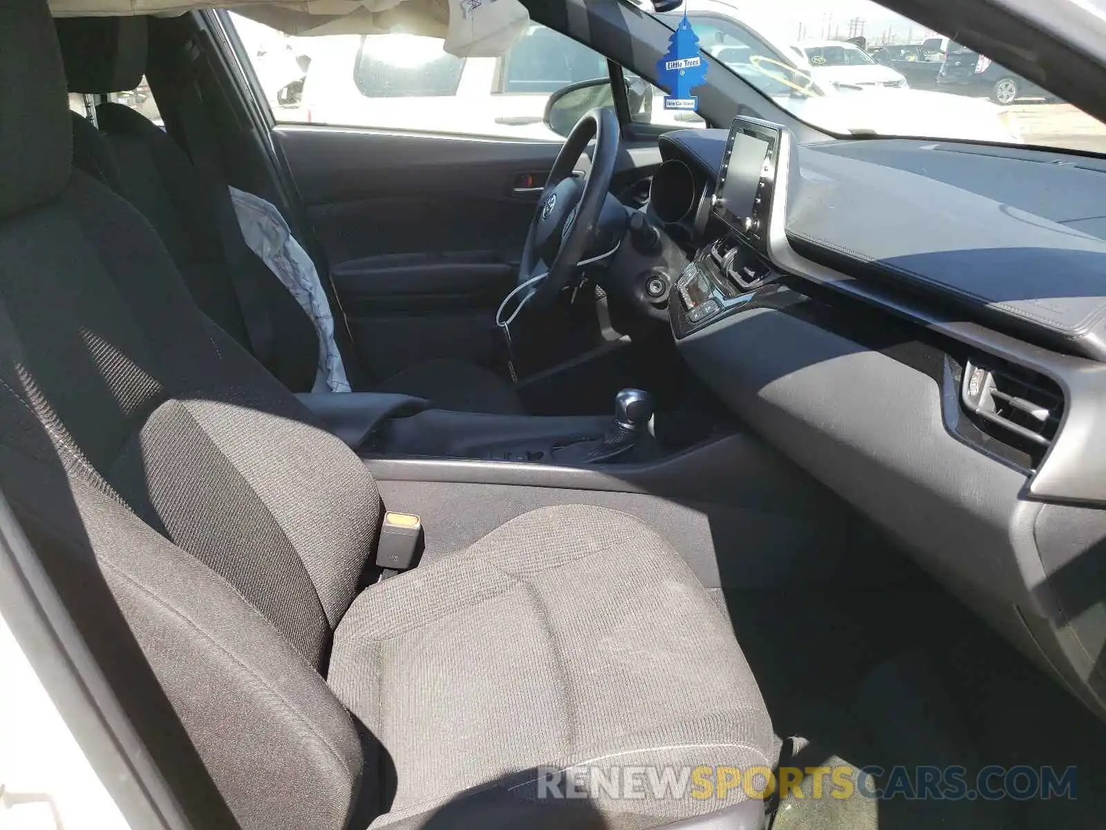 5 Photograph of a damaged car JTNKHMBX8K1030620 TOYOTA C-HR 2019