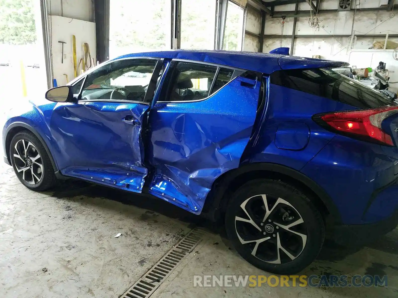 9 Photograph of a damaged car JTNKHMBX8K1035123 TOYOTA C-HR 2019