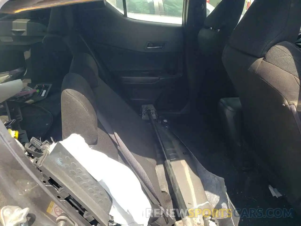 6 Photograph of a damaged car JTNKHMBX8K1035414 TOYOTA C-HR 2019