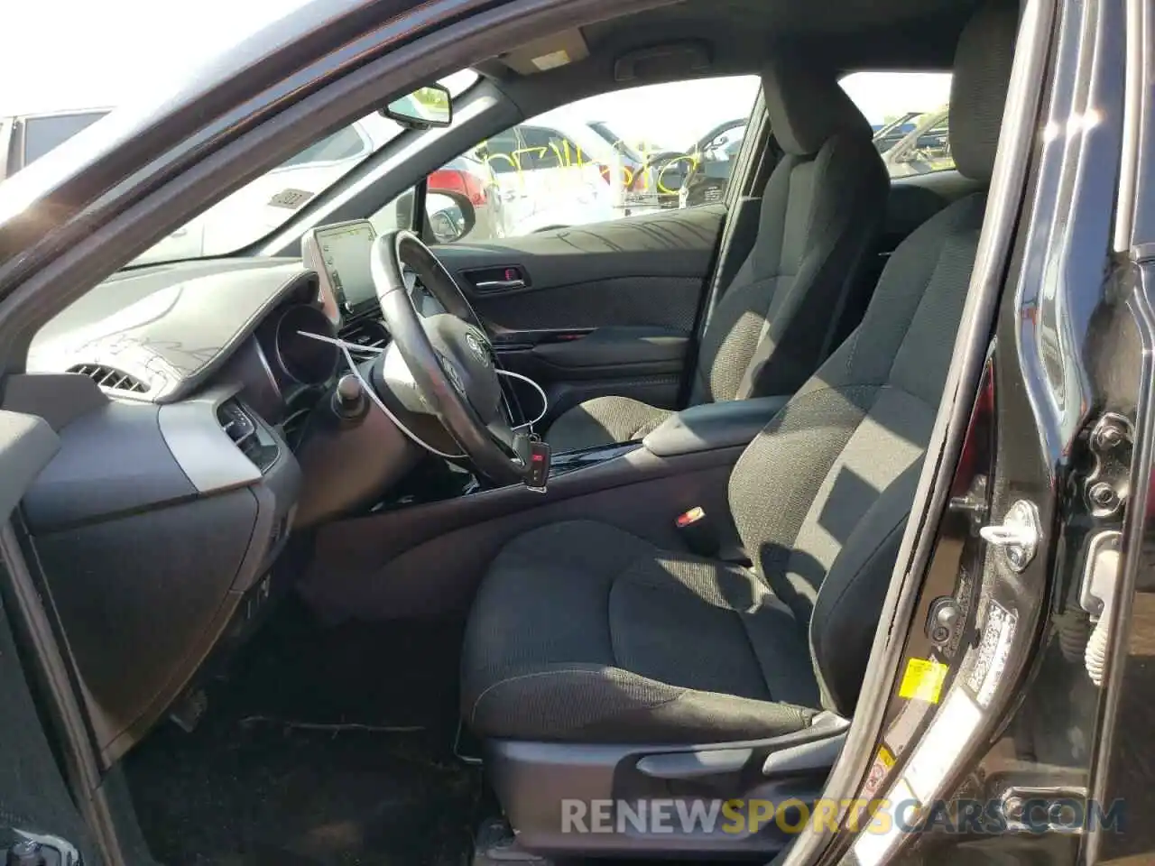 5 Photograph of a damaged car JTNKHMBX8K1037034 TOYOTA C-HR 2019