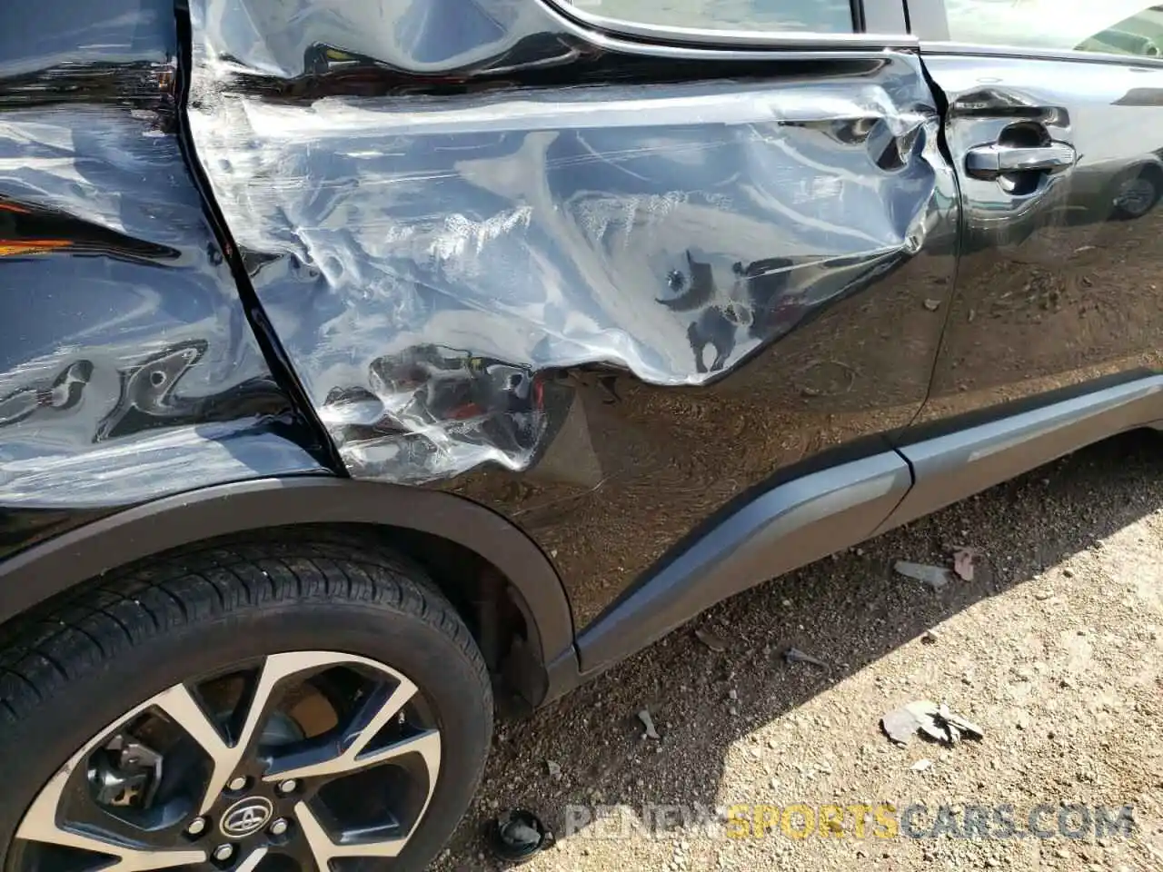 9 Photograph of a damaged car JTNKHMBX8K1037034 TOYOTA C-HR 2019