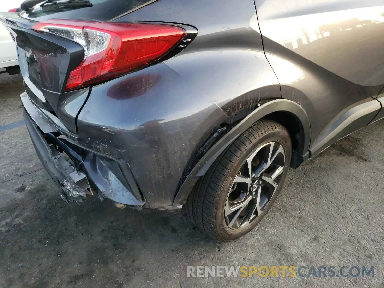 9 Photograph of a damaged car JTNKHMBX8K1041388 TOYOTA C-HR 2019