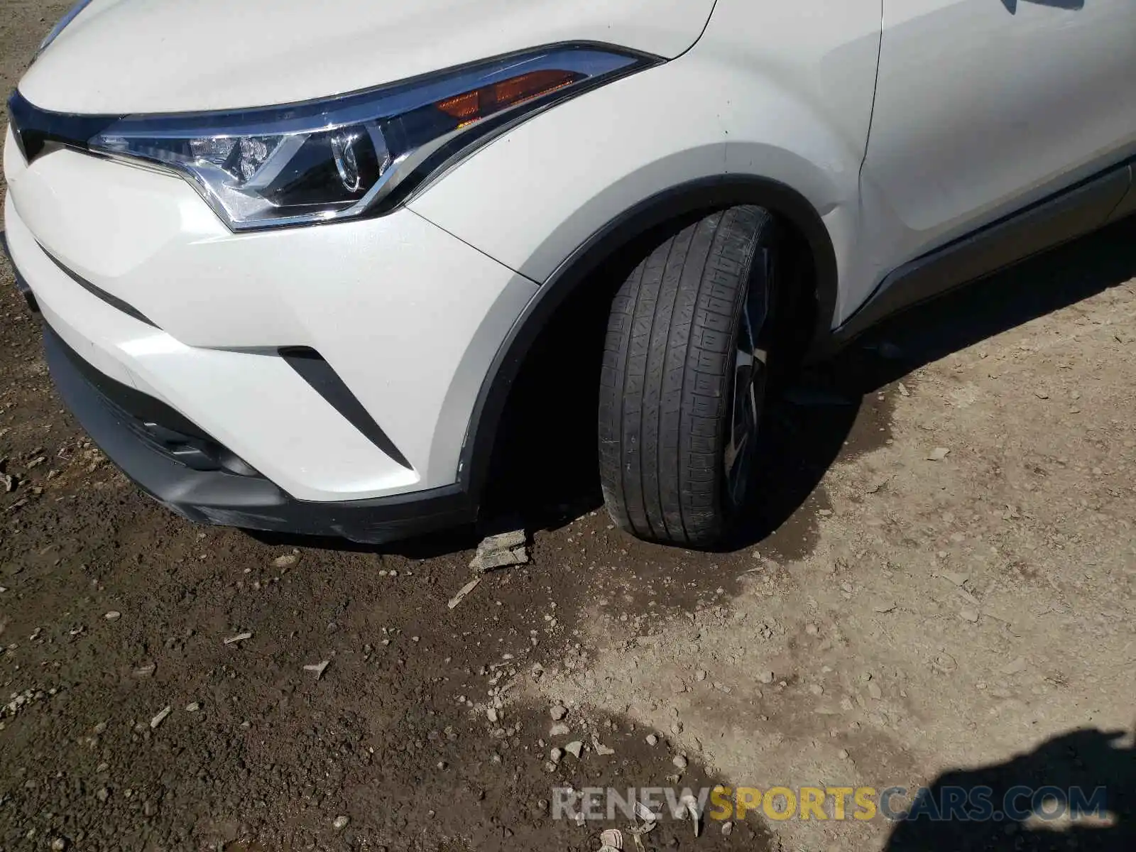 9 Photograph of a damaged car JTNKHMBX8K1044601 TOYOTA C-HR 2019