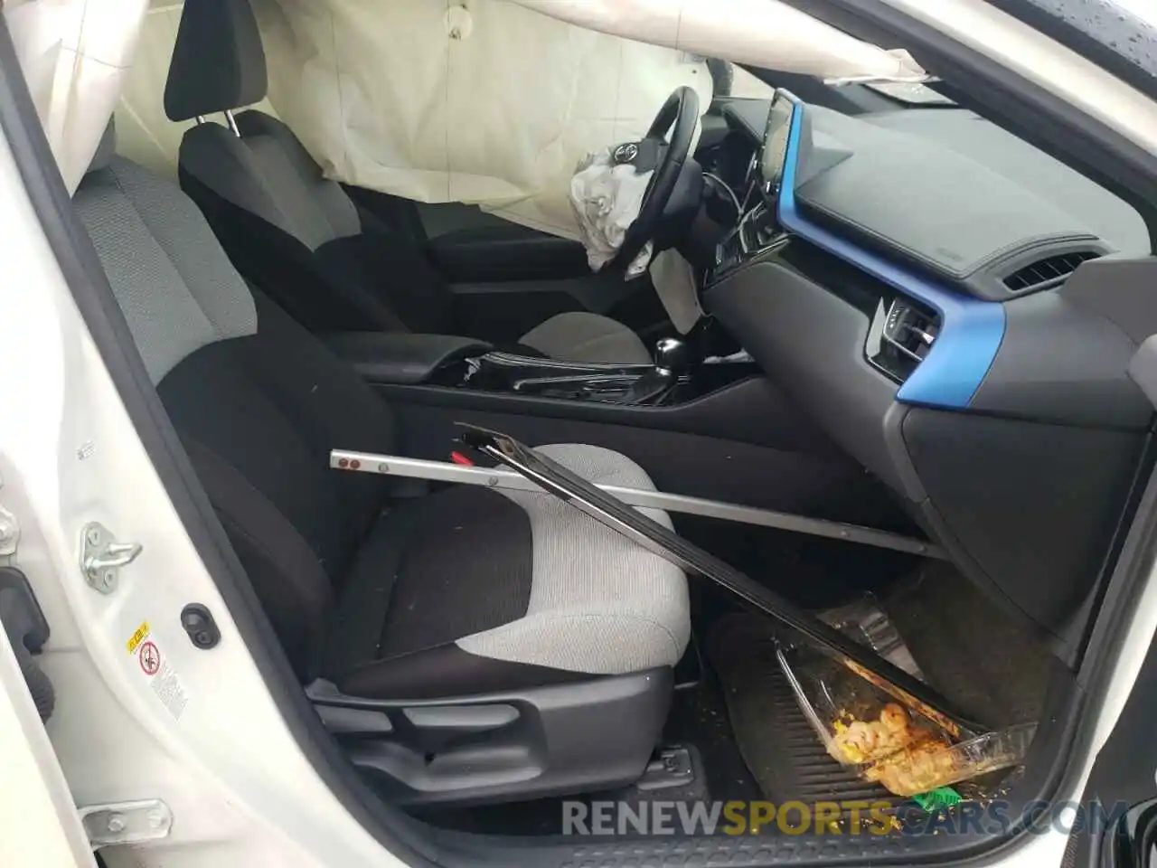 5 Photograph of a damaged car JTNKHMBX8K1052181 TOYOTA C-HR 2019