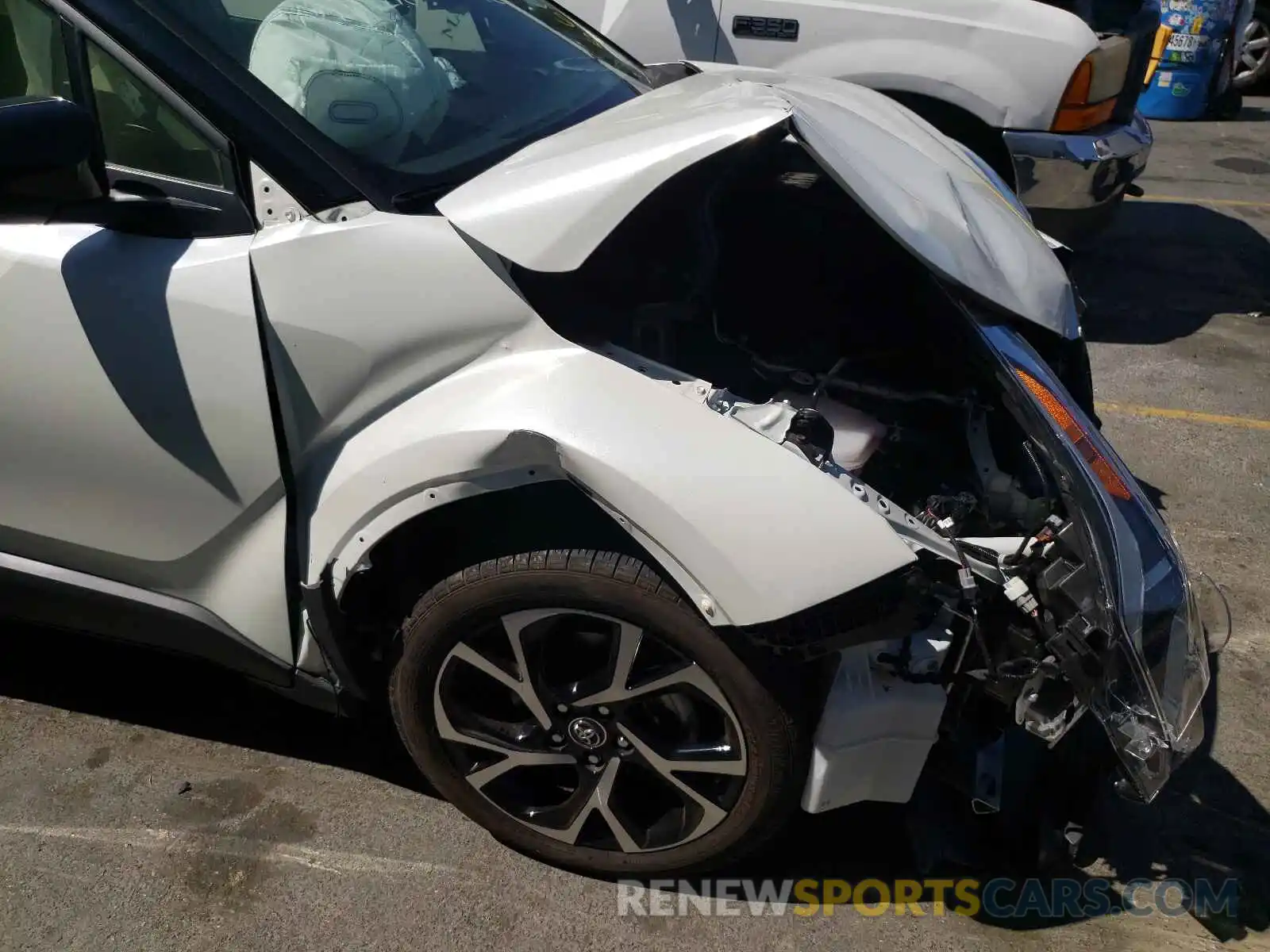 9 Photograph of a damaged car JTNKHMBX8K1060328 TOYOTA C-HR 2019