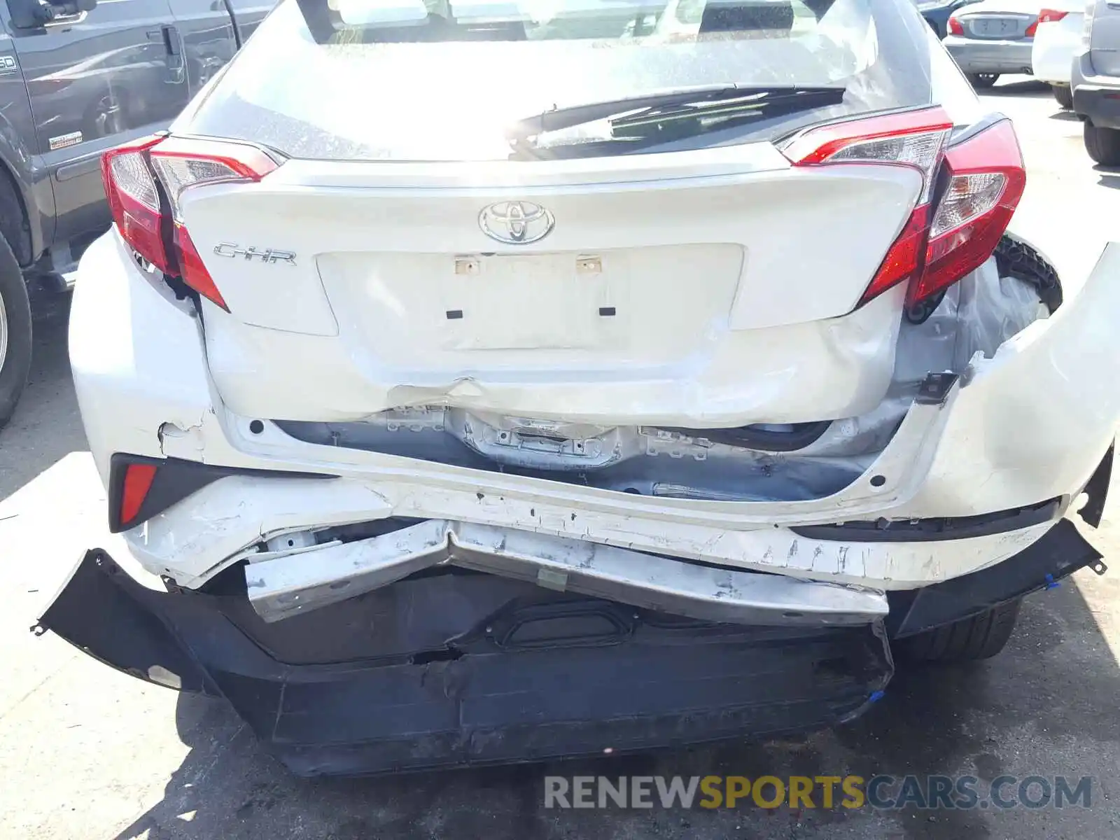 9 Photograph of a damaged car JTNKHMBX9K1015656 TOYOTA C-HR 2019