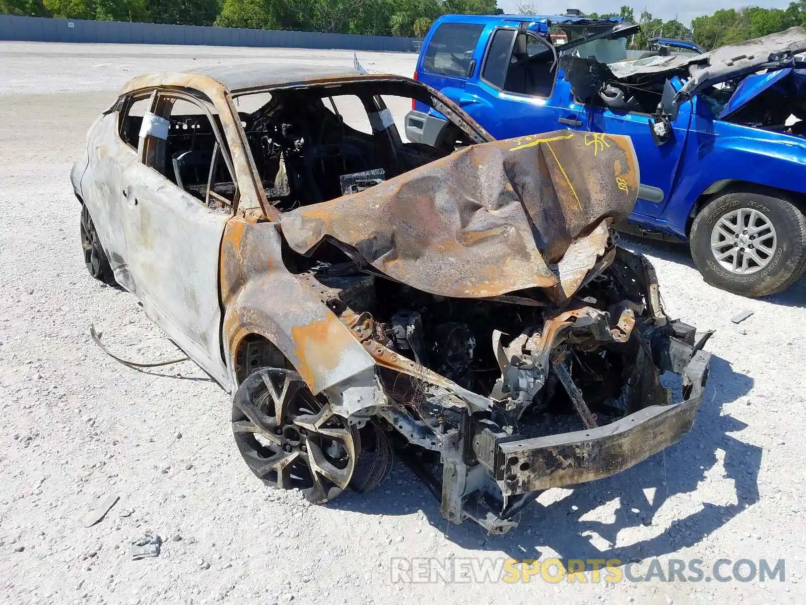 1 Photograph of a damaged car JTNKHMBX9K1017374 TOYOTA C-HR 2019