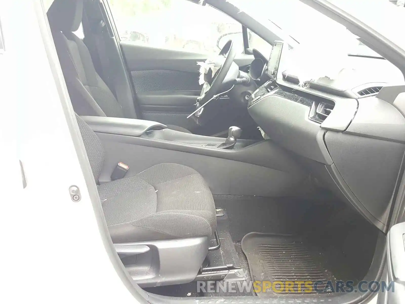 5 Photograph of a damaged car JTNKHMBX9K1026186 TOYOTA C-HR 2019