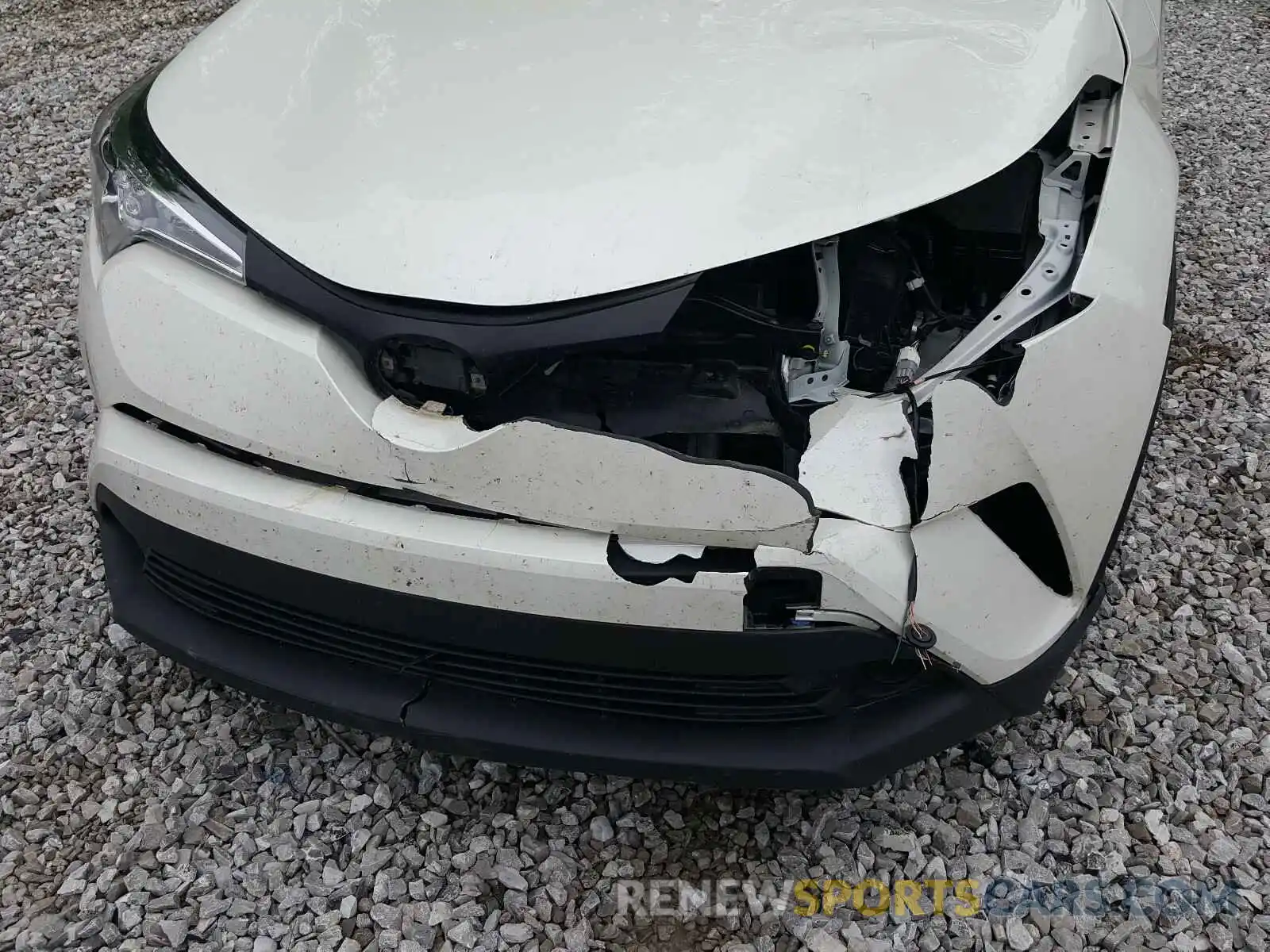 9 Photograph of a damaged car JTNKHMBX9K1026186 TOYOTA C-HR 2019