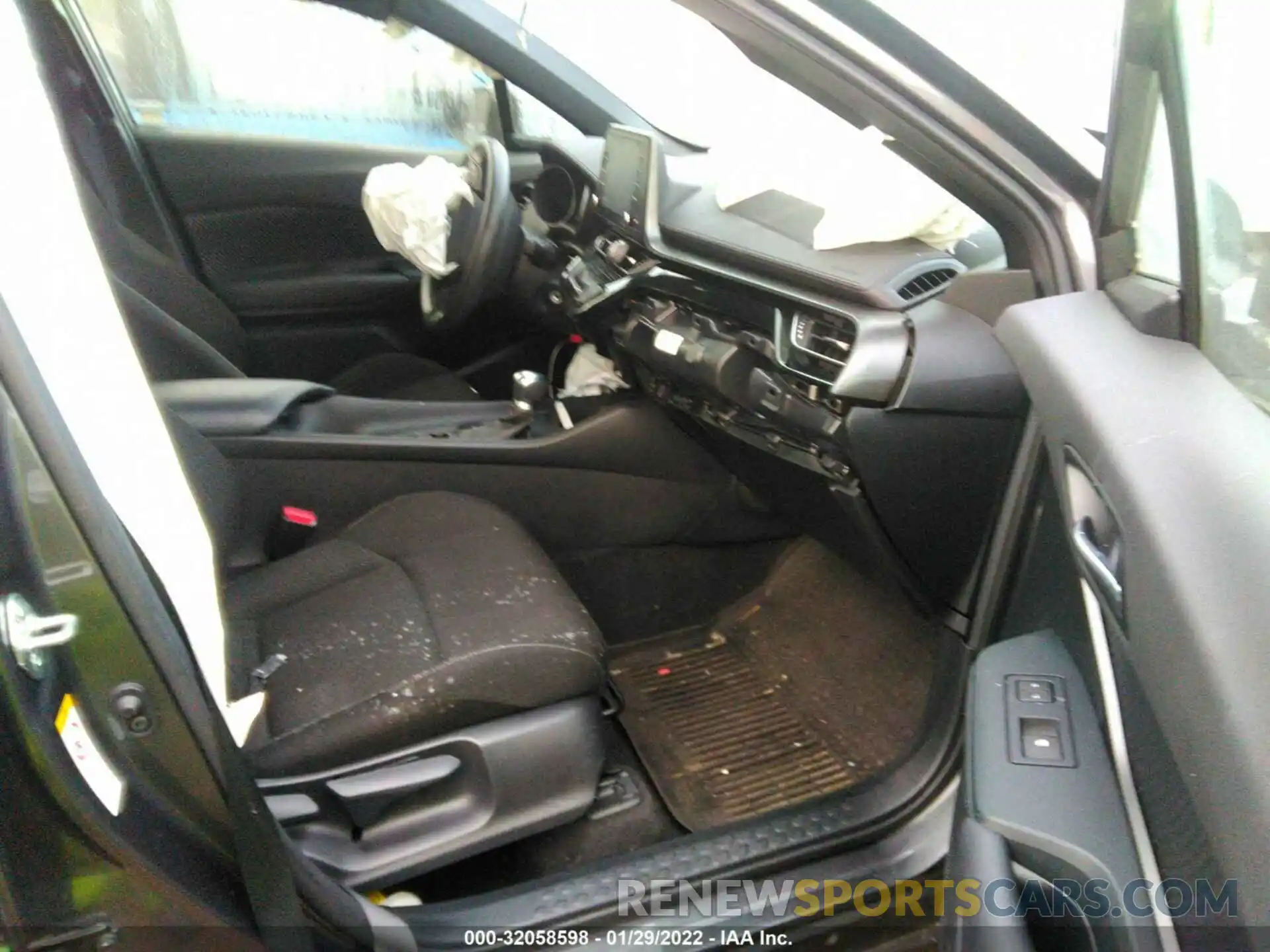 5 Photograph of a damaged car JTNKHMBX9K1028259 TOYOTA C-HR 2019