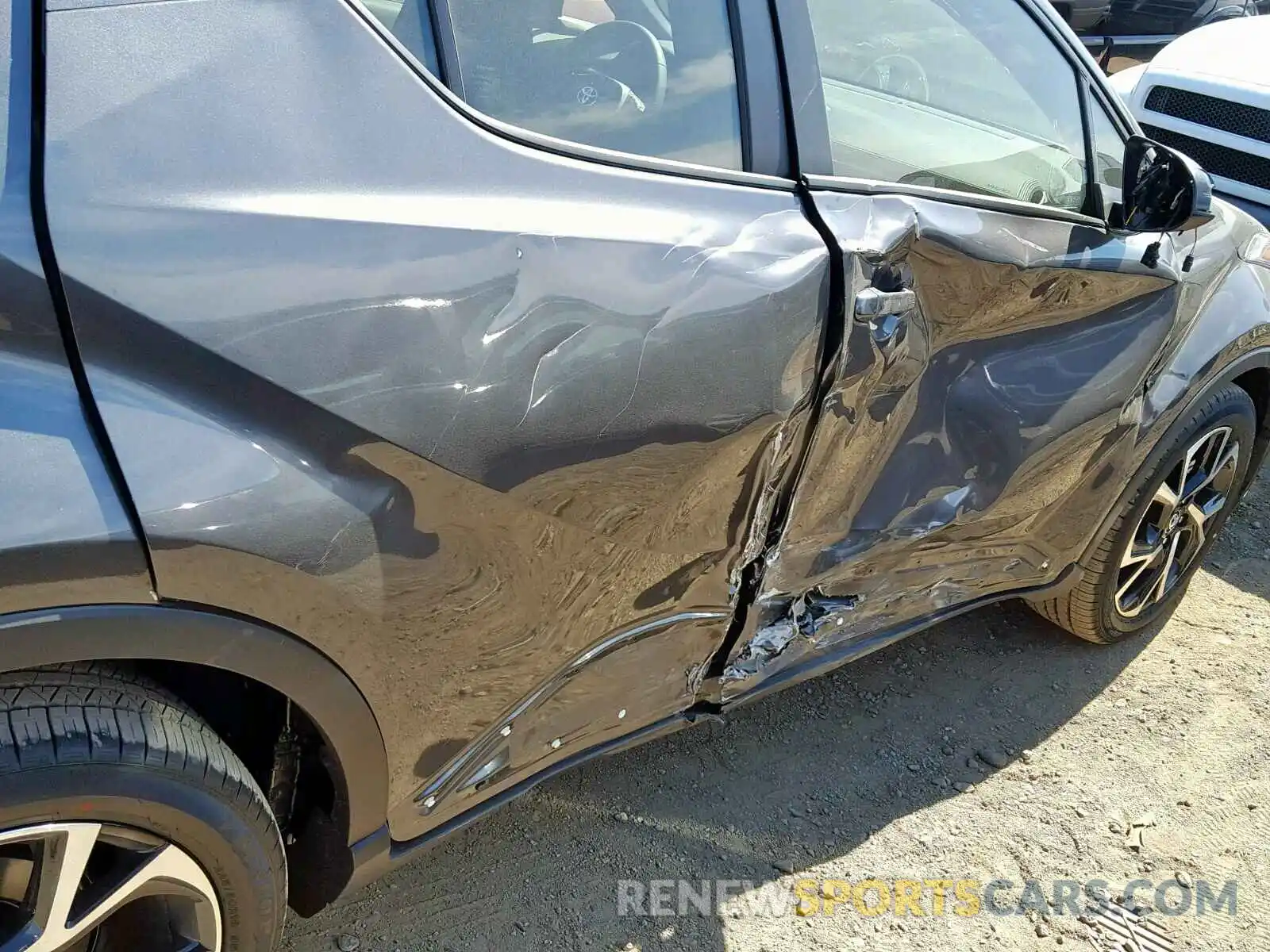 9 Photograph of a damaged car JTNKHMBX9K1037639 TOYOTA C-HR 2019