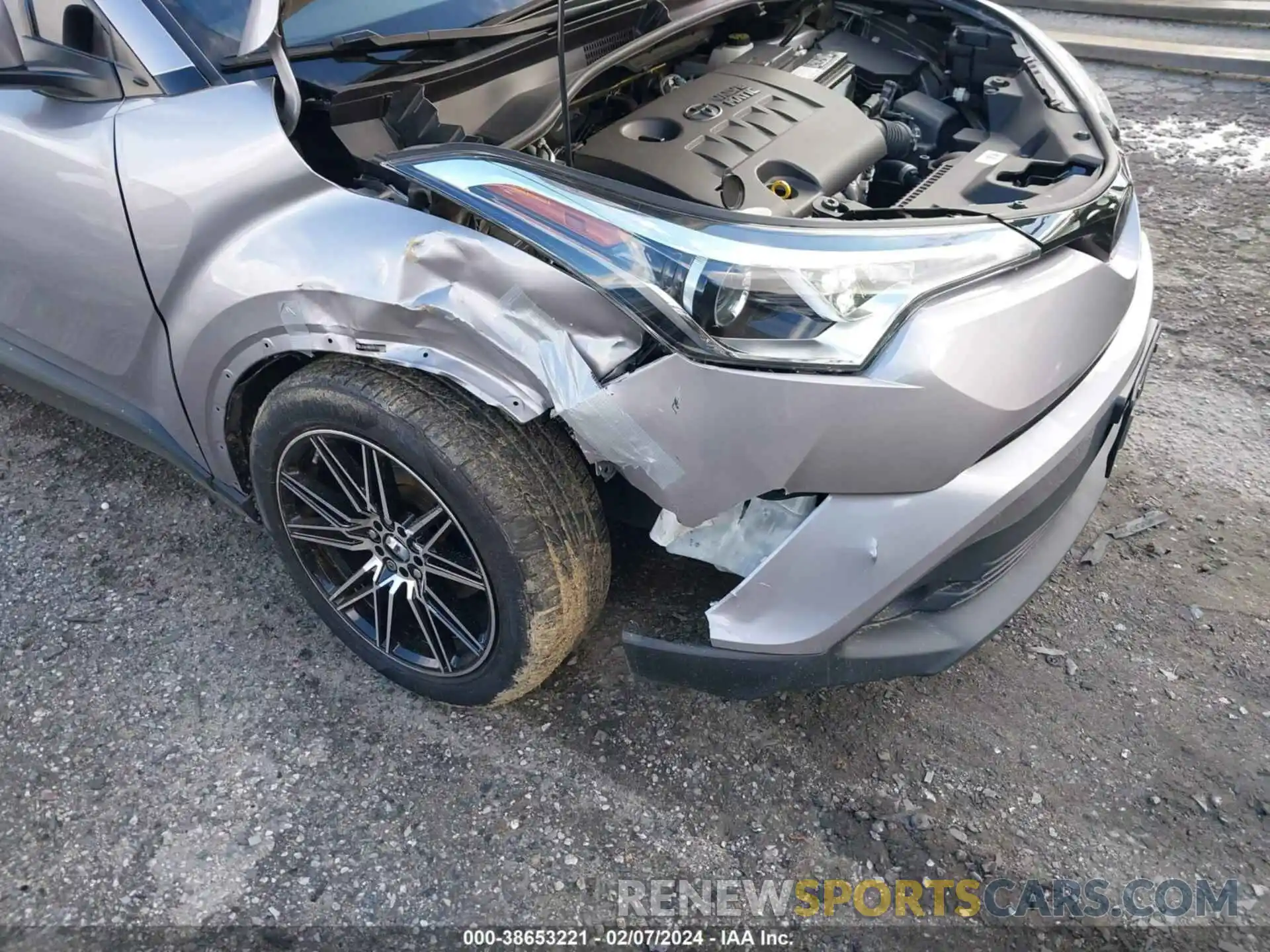 18 Photograph of a damaged car JTNKHMBX9K1039374 TOYOTA C-HR 2019