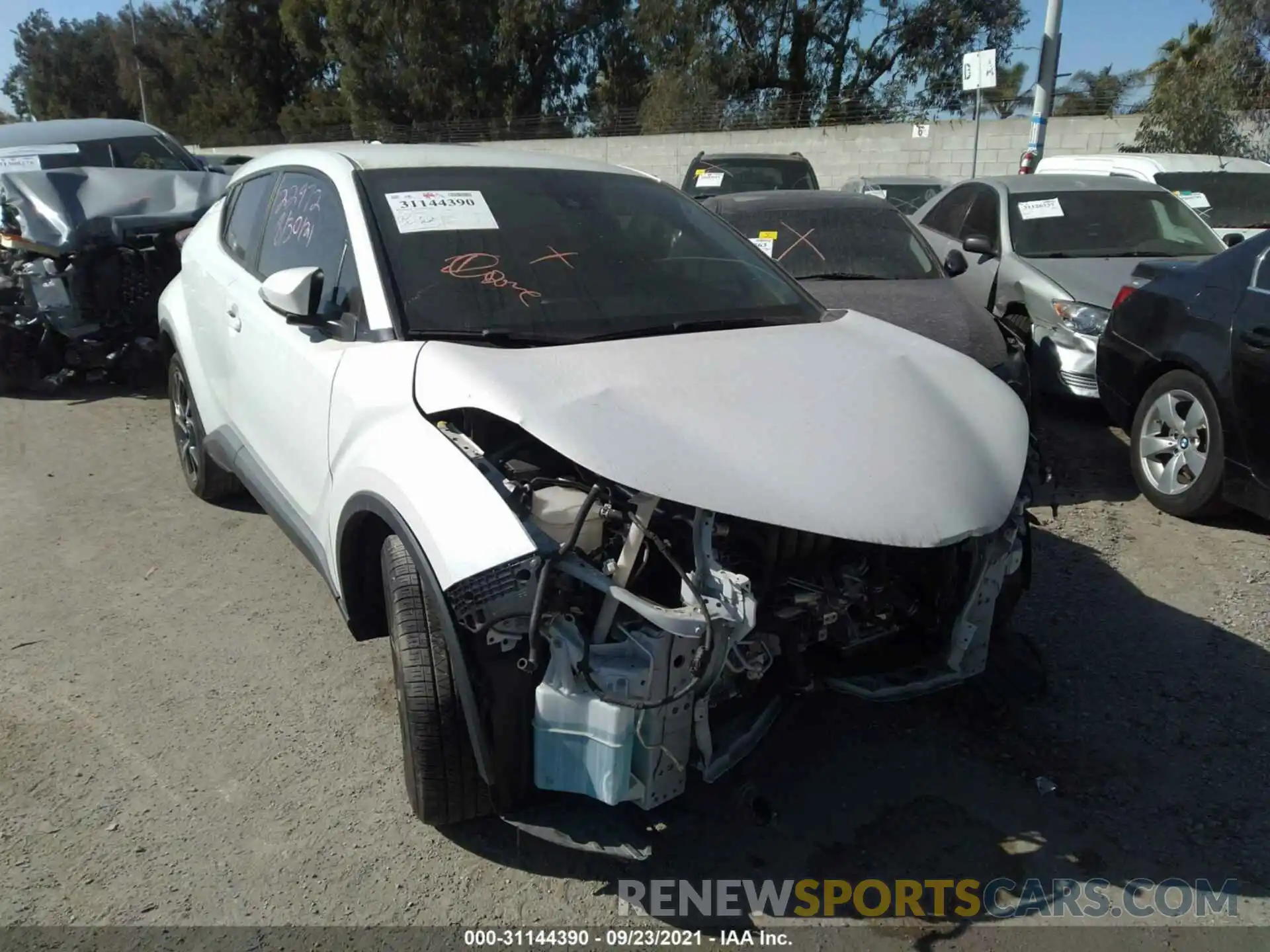 1 Photograph of a damaged car JTNKHMBX9K1040752 TOYOTA C-HR 2019