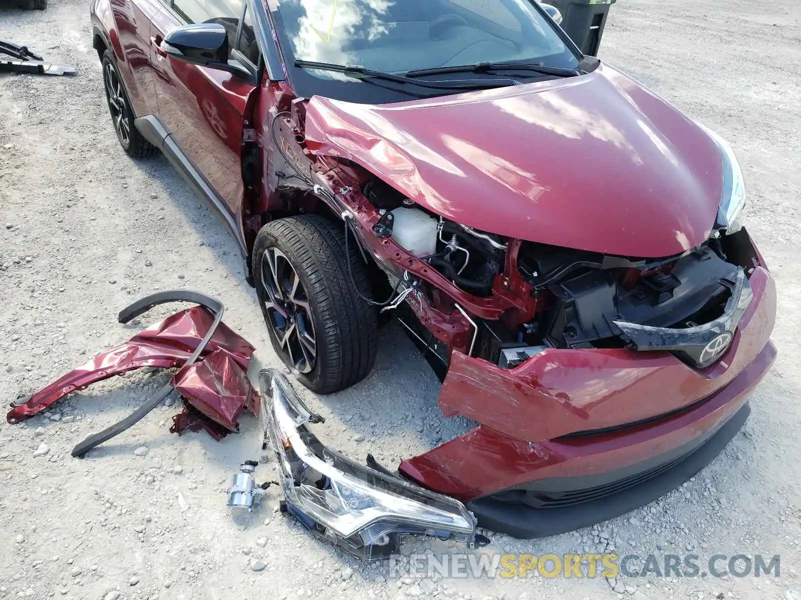 9 Photograph of a damaged car JTNKHMBX9K1047572 TOYOTA C-HR 2019