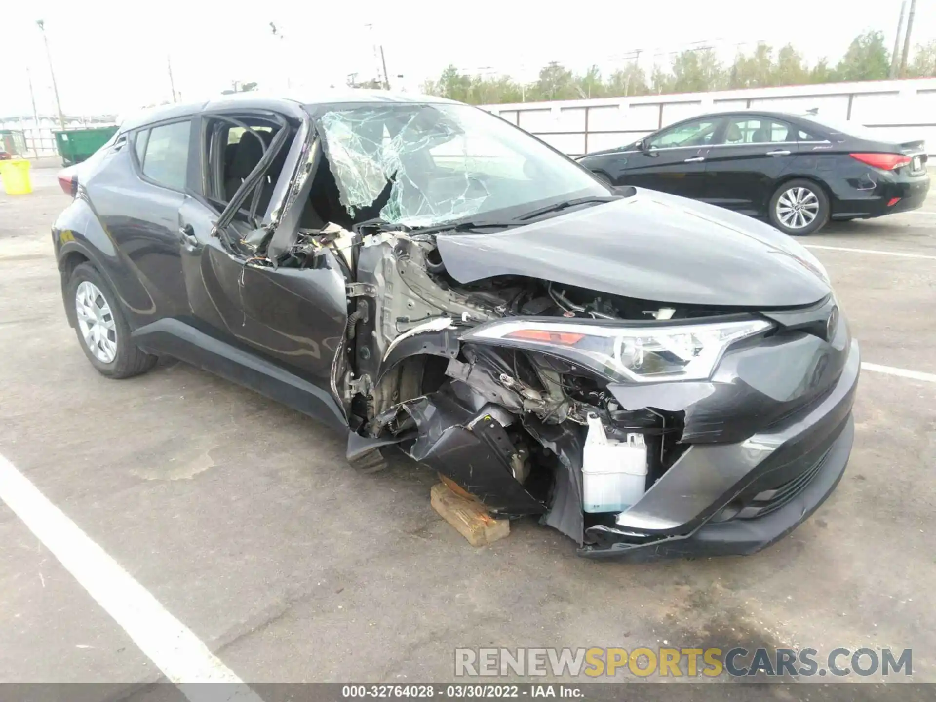 1 Photograph of a damaged car JTNKHMBX9K1049533 TOYOTA C-HR 2019