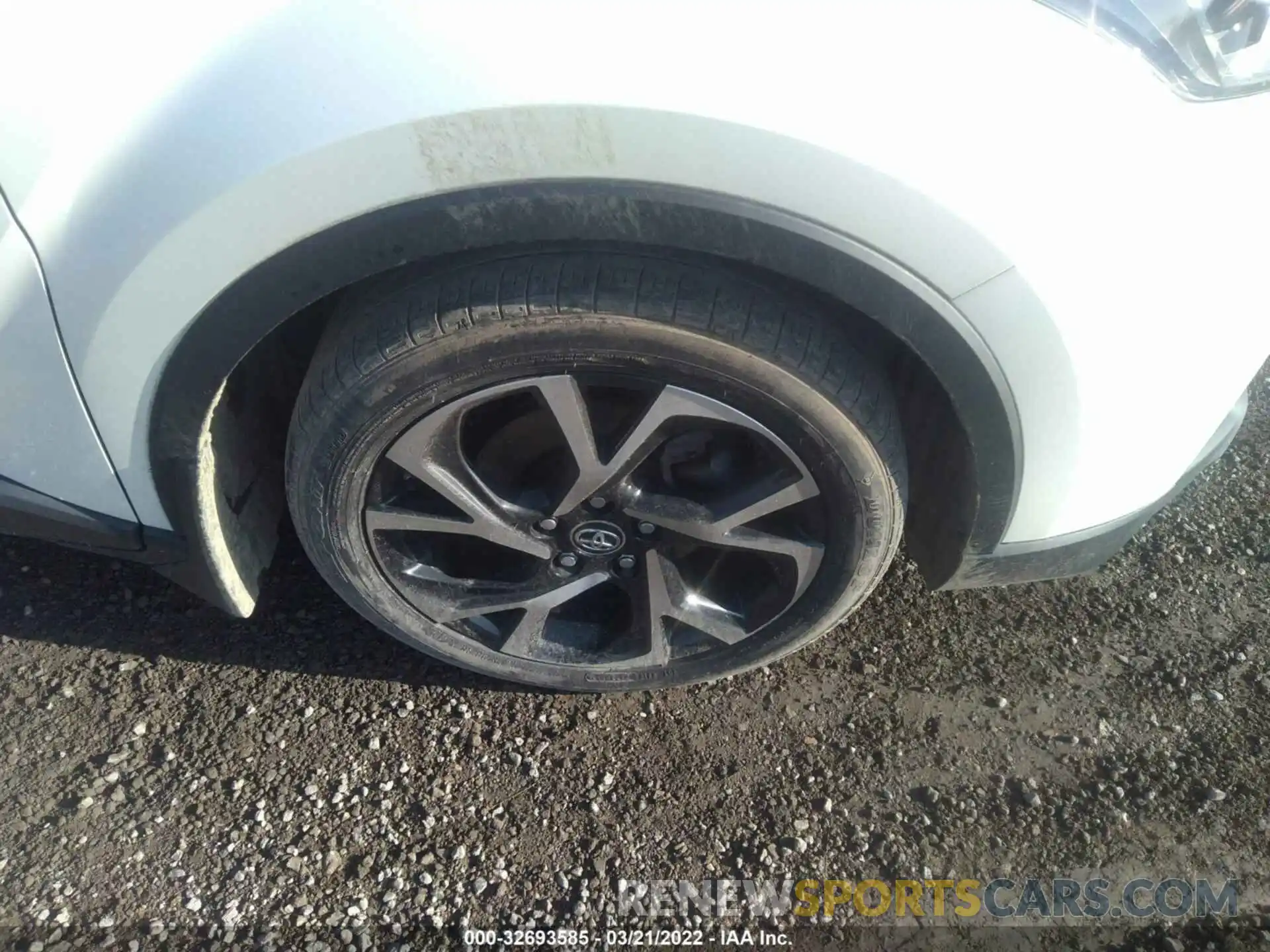 16 Photograph of a damaged car JTNKHMBX9K1051329 TOYOTA C-HR 2019