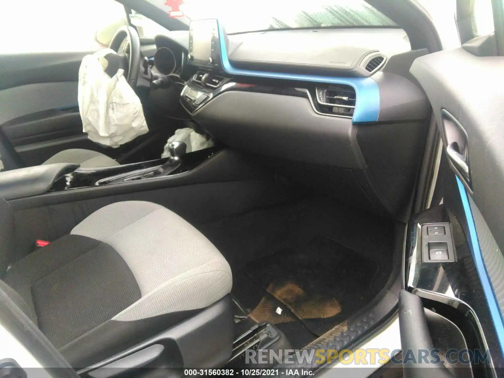 5 Photograph of a damaged car JTNKHMBXXK1015035 TOYOTA C-HR 2019