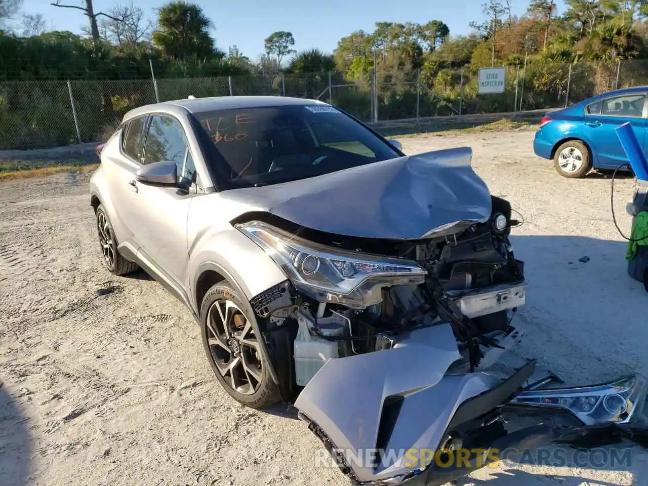 1 Photograph of a damaged car JTNKHMBXXK1015472 TOYOTA C-HR 2019