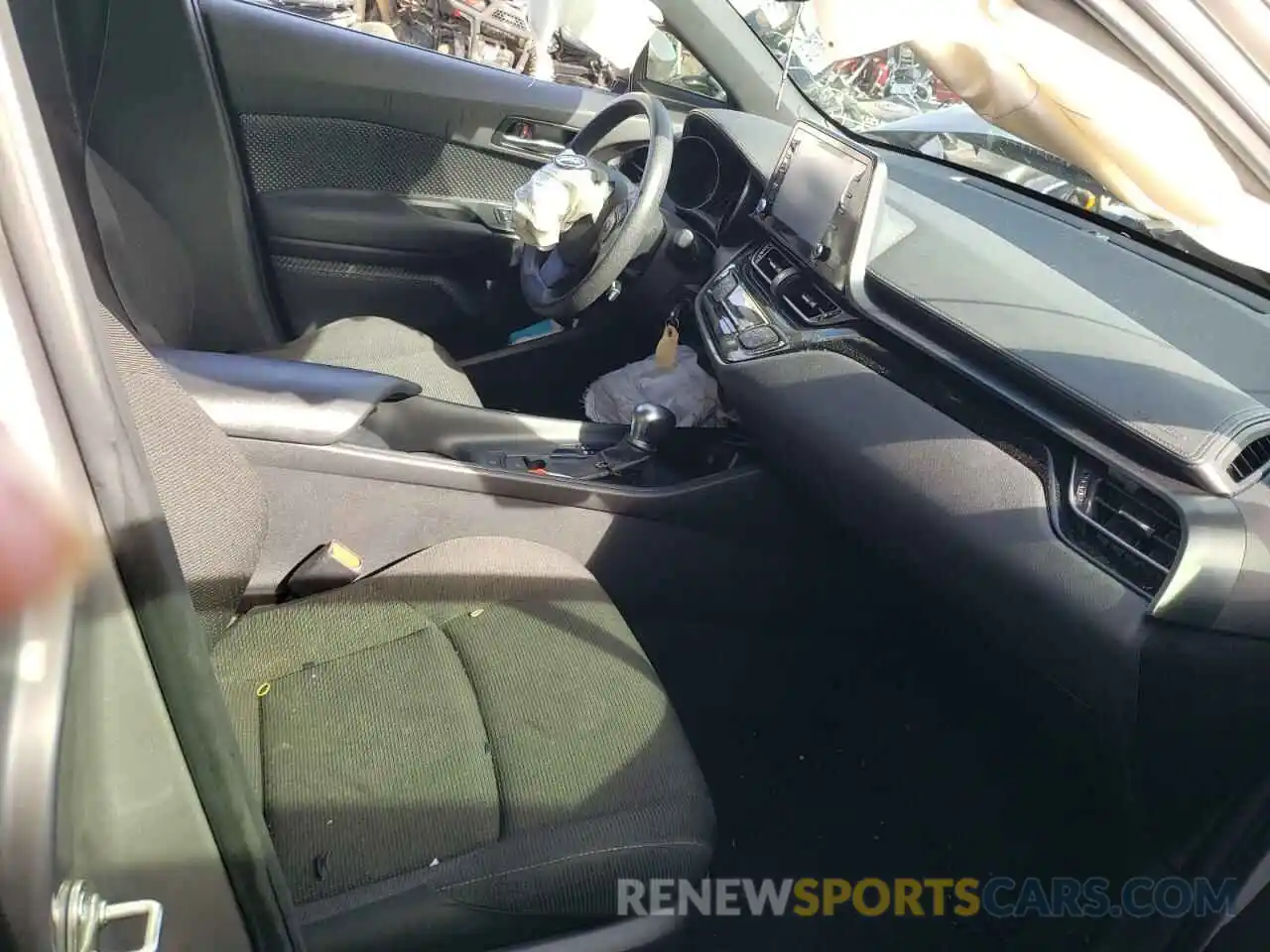 5 Photograph of a damaged car JTNKHMBXXK1016234 TOYOTA C-HR 2019