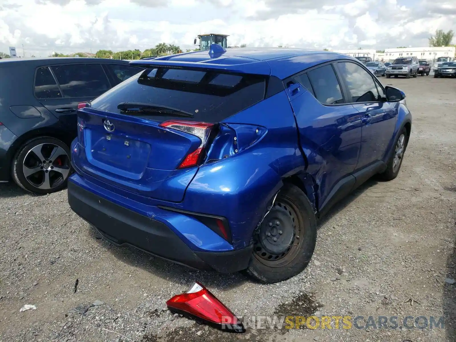 4 Фотография поврежденного автомобиля JTNKHMBXXK1022602 TOYOTA C-HR 2019