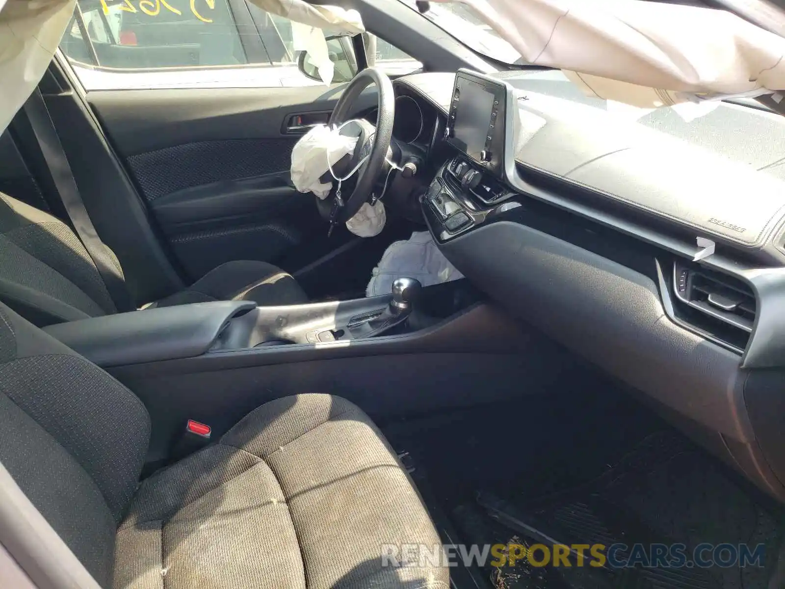 5 Photograph of a damaged car JTNKHMBXXK1023118 TOYOTA C-HR 2019