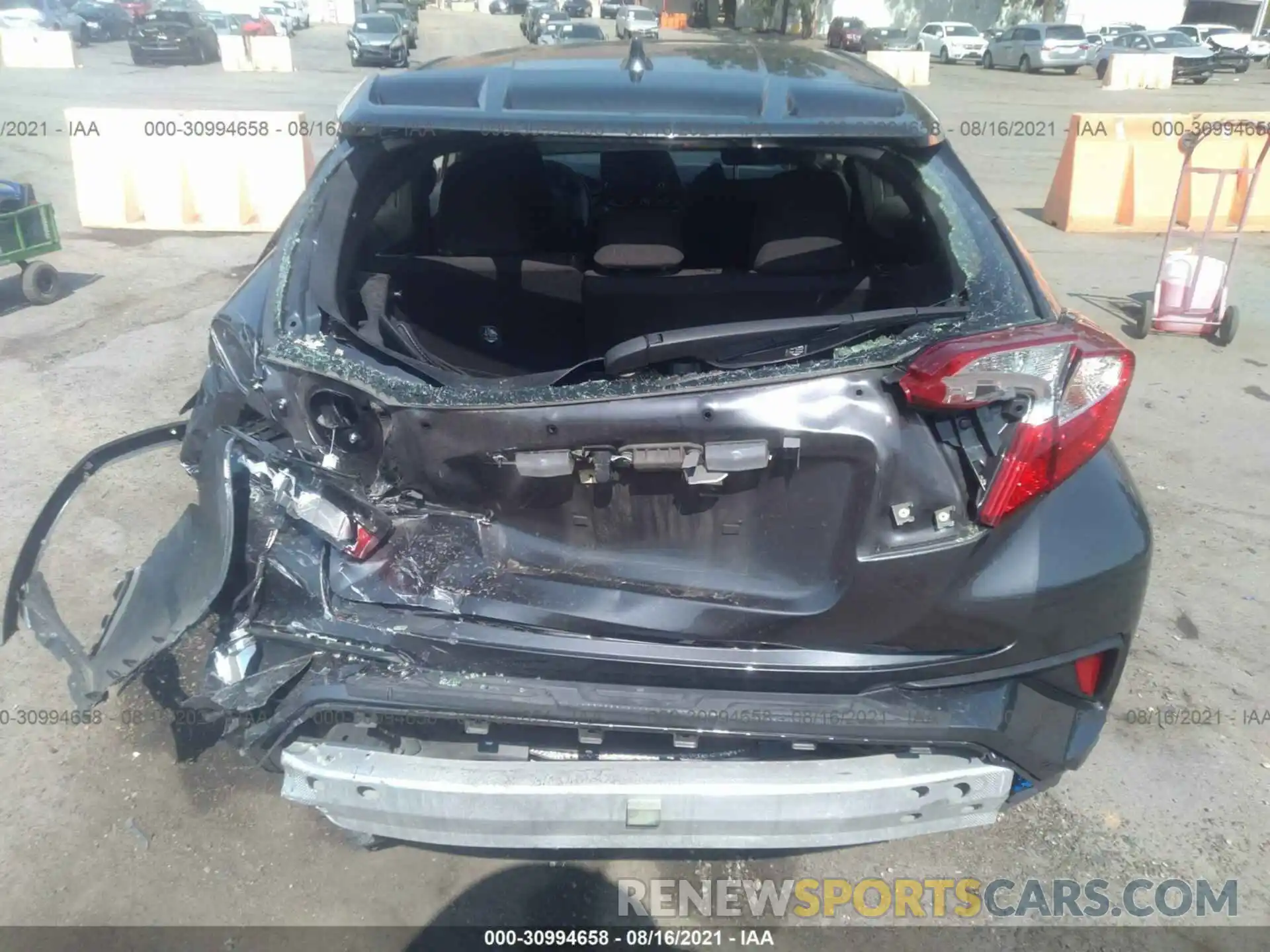 12 Photograph of a damaged car JTNKHMBXXK1024138 TOYOTA C-HR 2019