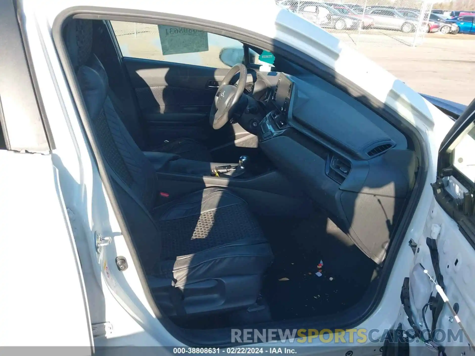 5 Photograph of a damaged car JTNKHMBXXK1027590 TOYOTA C-HR 2019